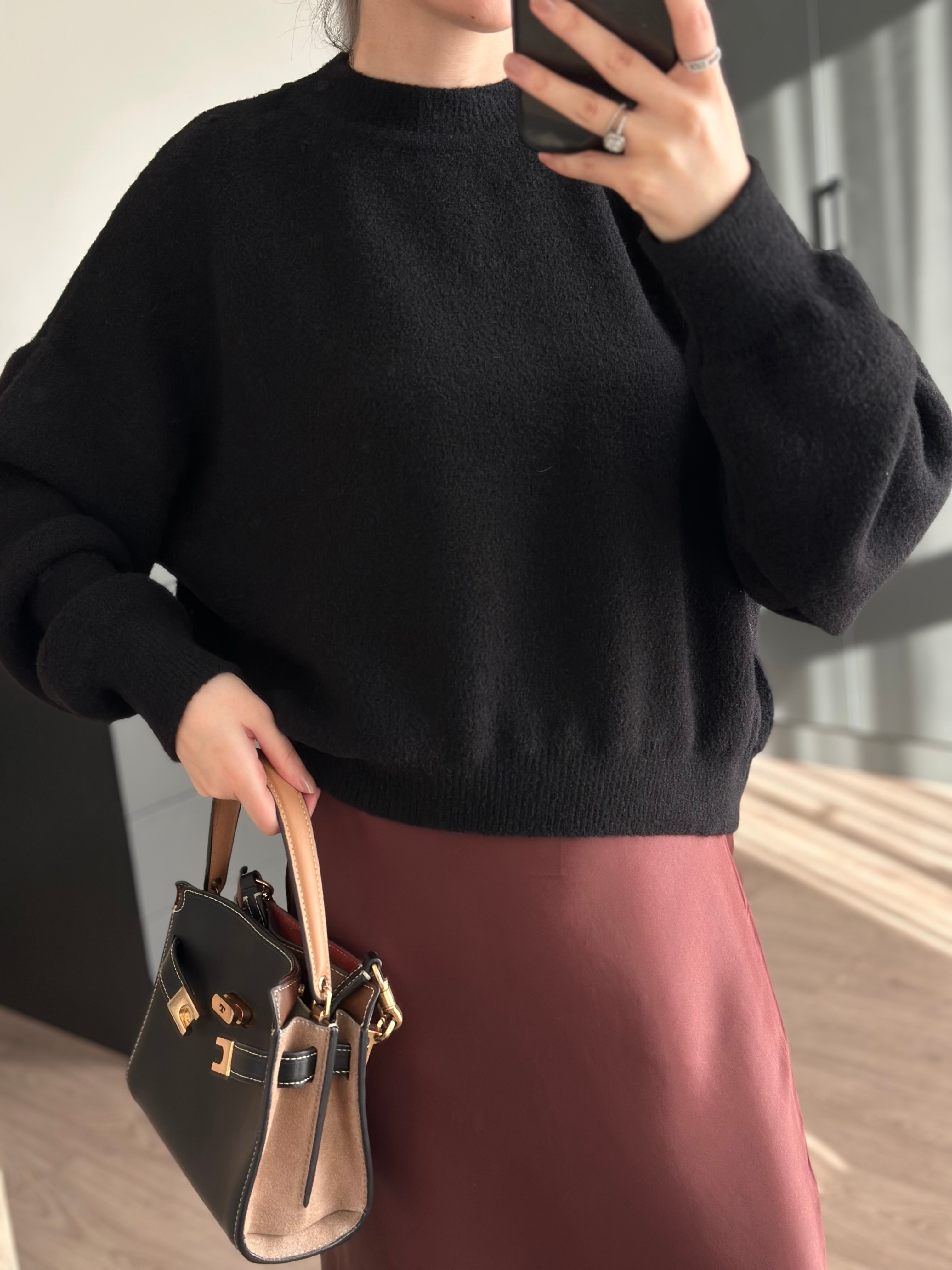 BİSİKLET YAKA SİYAH KAZAK