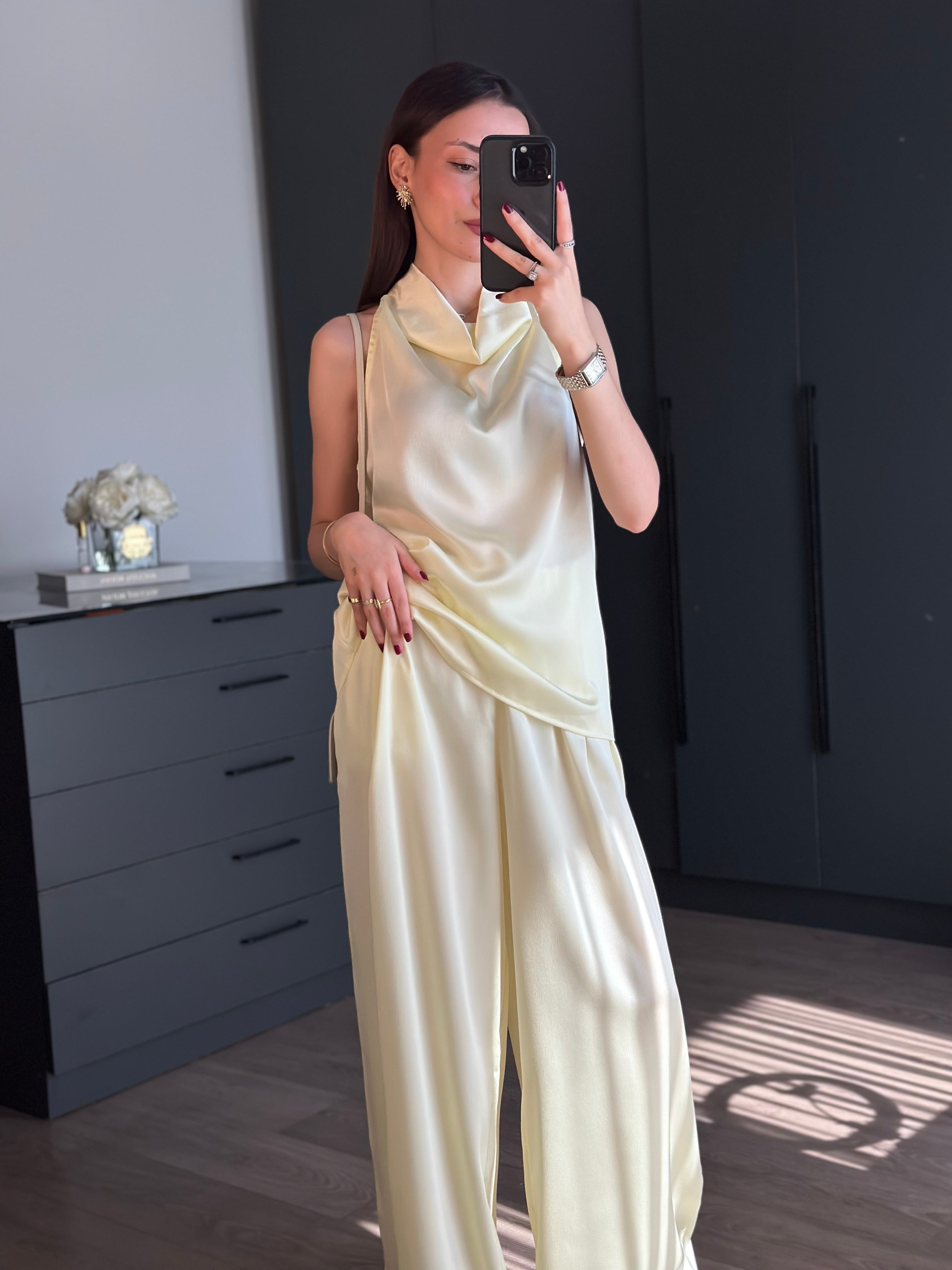 SARI SATEN BLUZ PANTOLON TAKIM