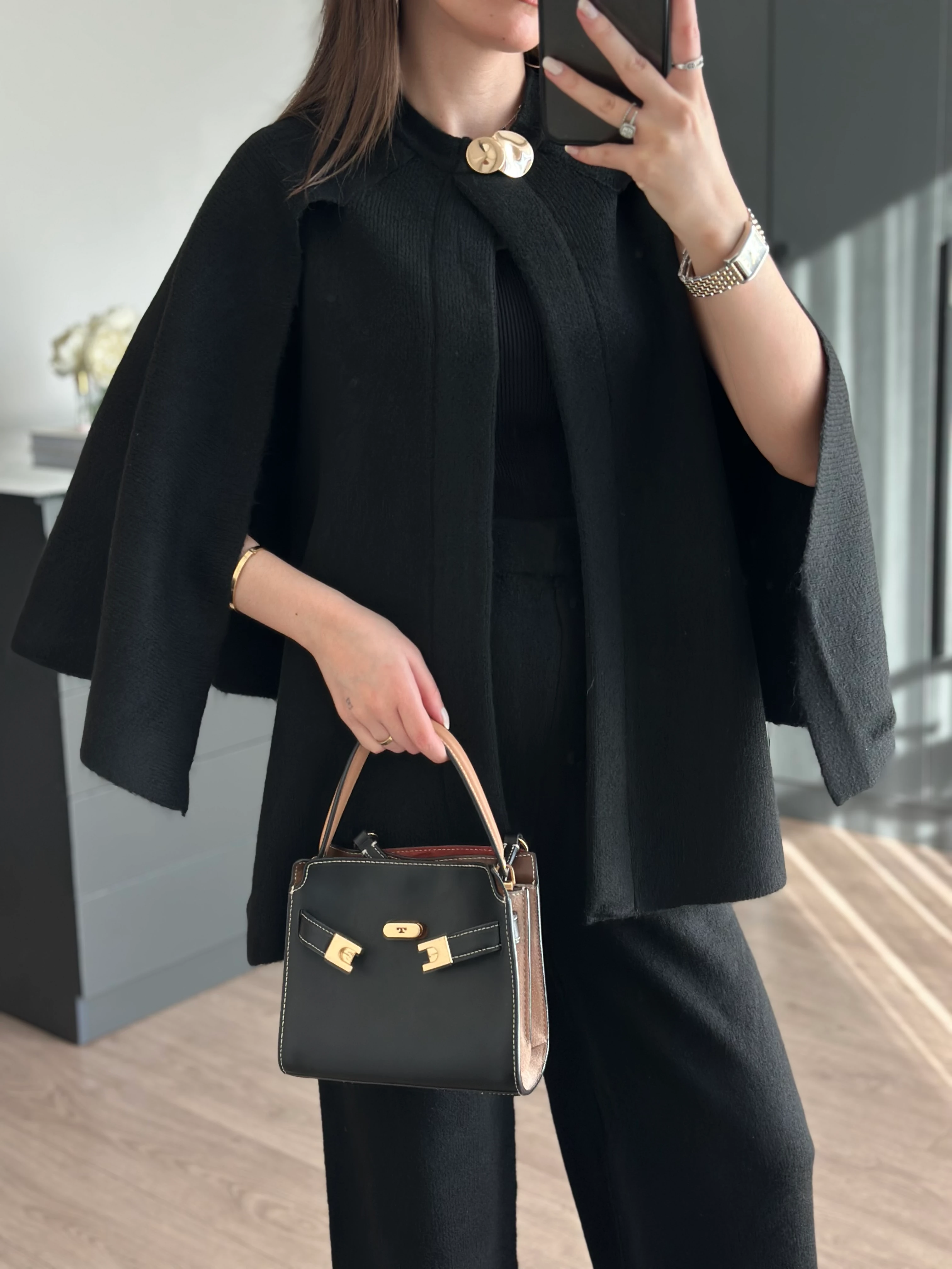 SİYAH METAL DÜĞME DETAYLI TRİKO PANÇO