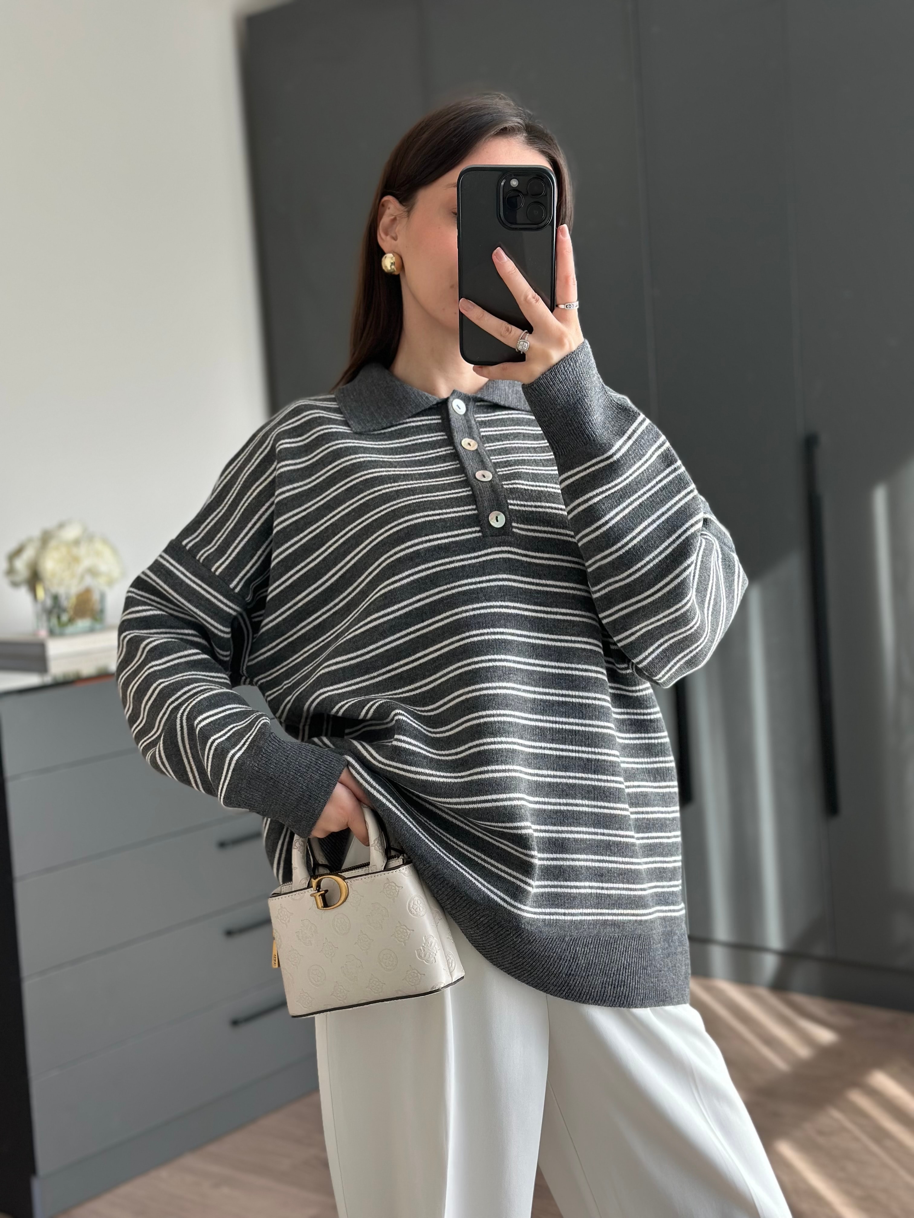 ÇİZGİLİ POLO YAKA GRİ KAZAK