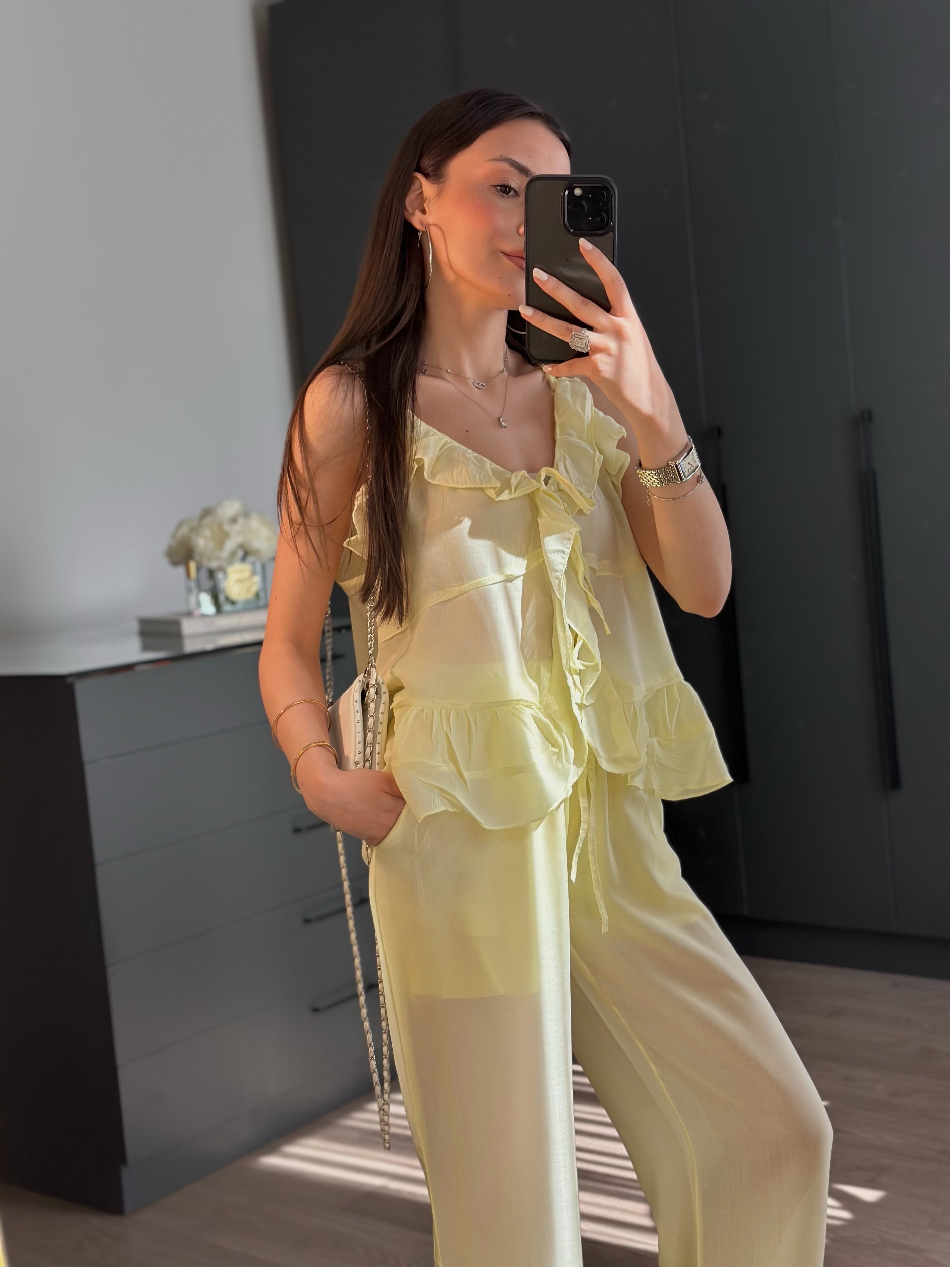 SARI ASKILI FIRFIRLI BLUZ PANTOLON TAKIM