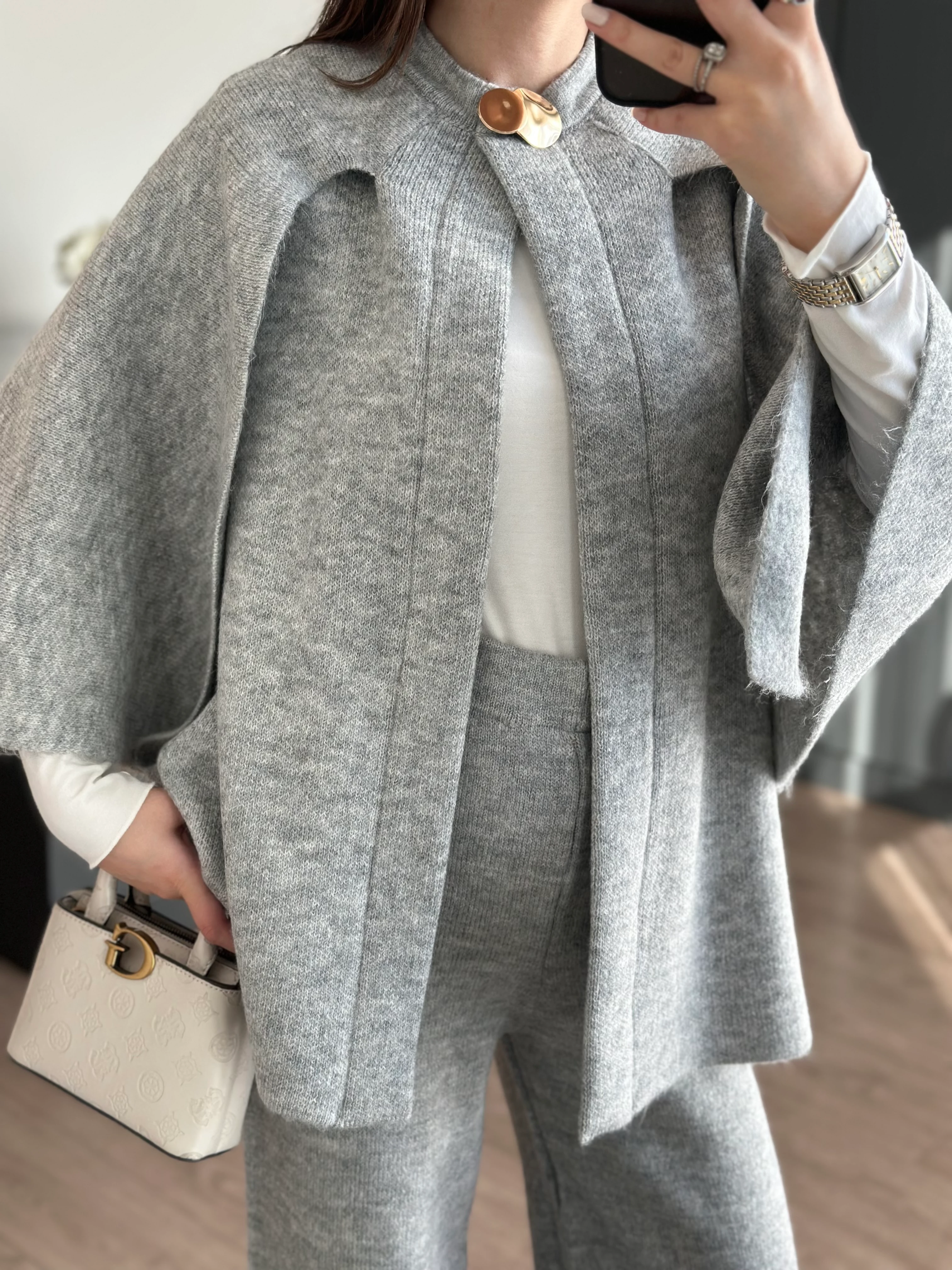 GRİ METAL DÜĞME DETAYLI TRİKO PANÇO