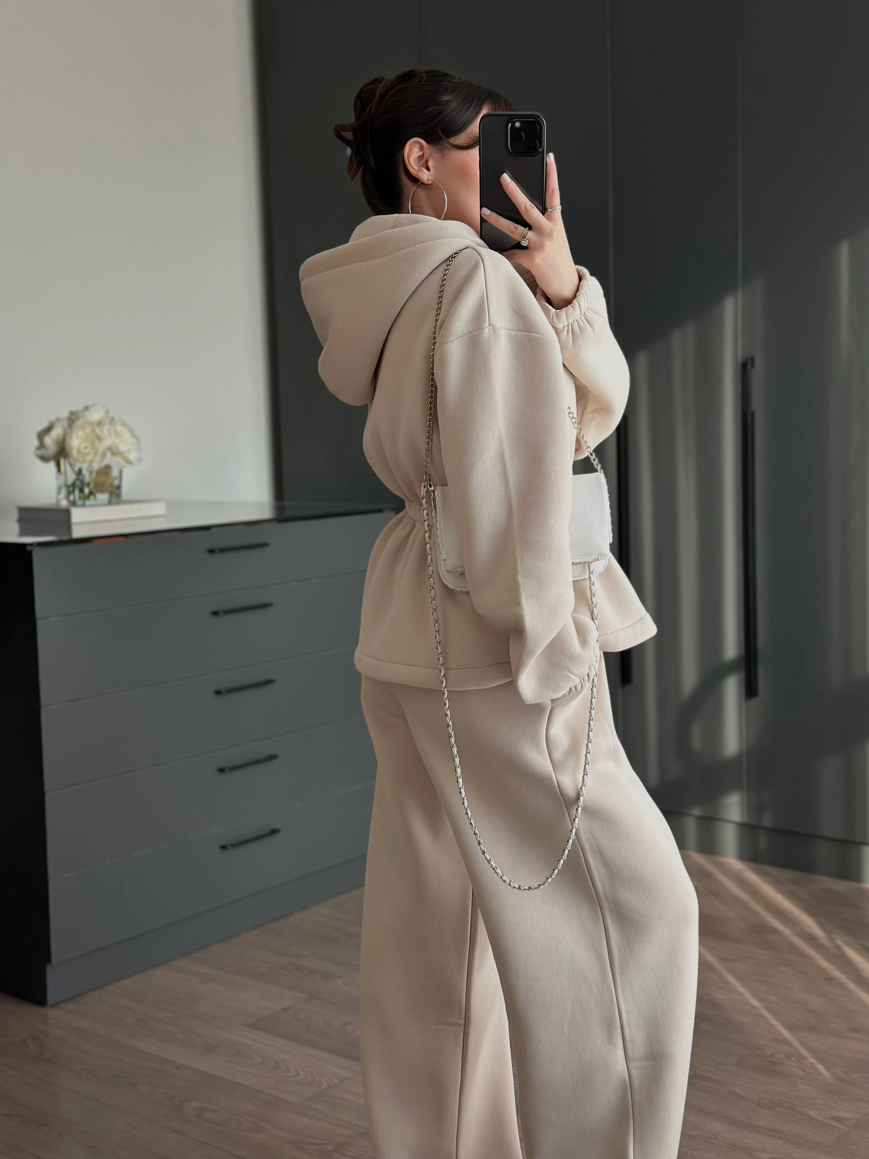 BELİ BÜZGÜ DETAYLI ŞARDONLU İKİLİ TAKIM