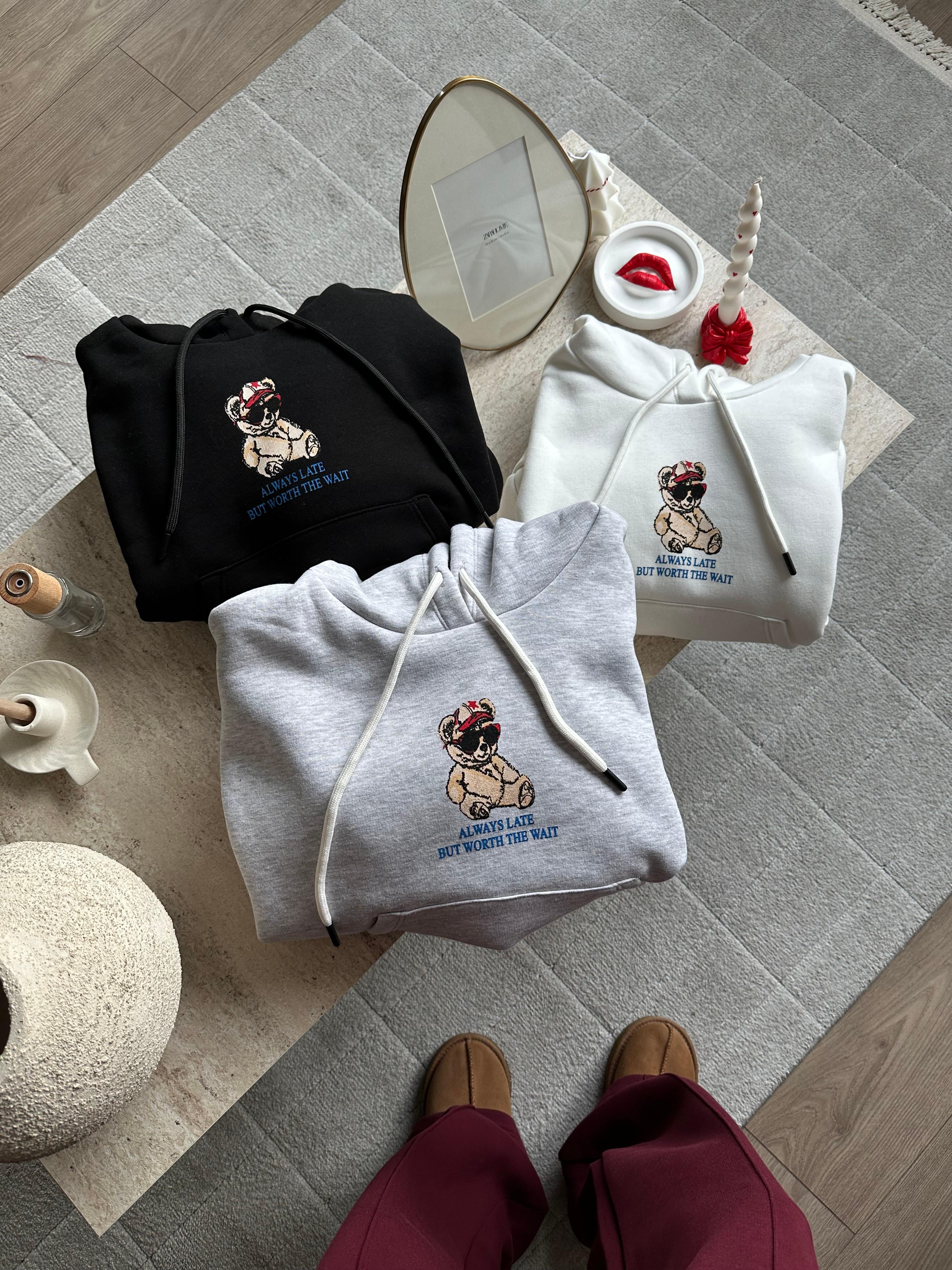 AYICIK DESENLİ GRİ SWEATSHIRT