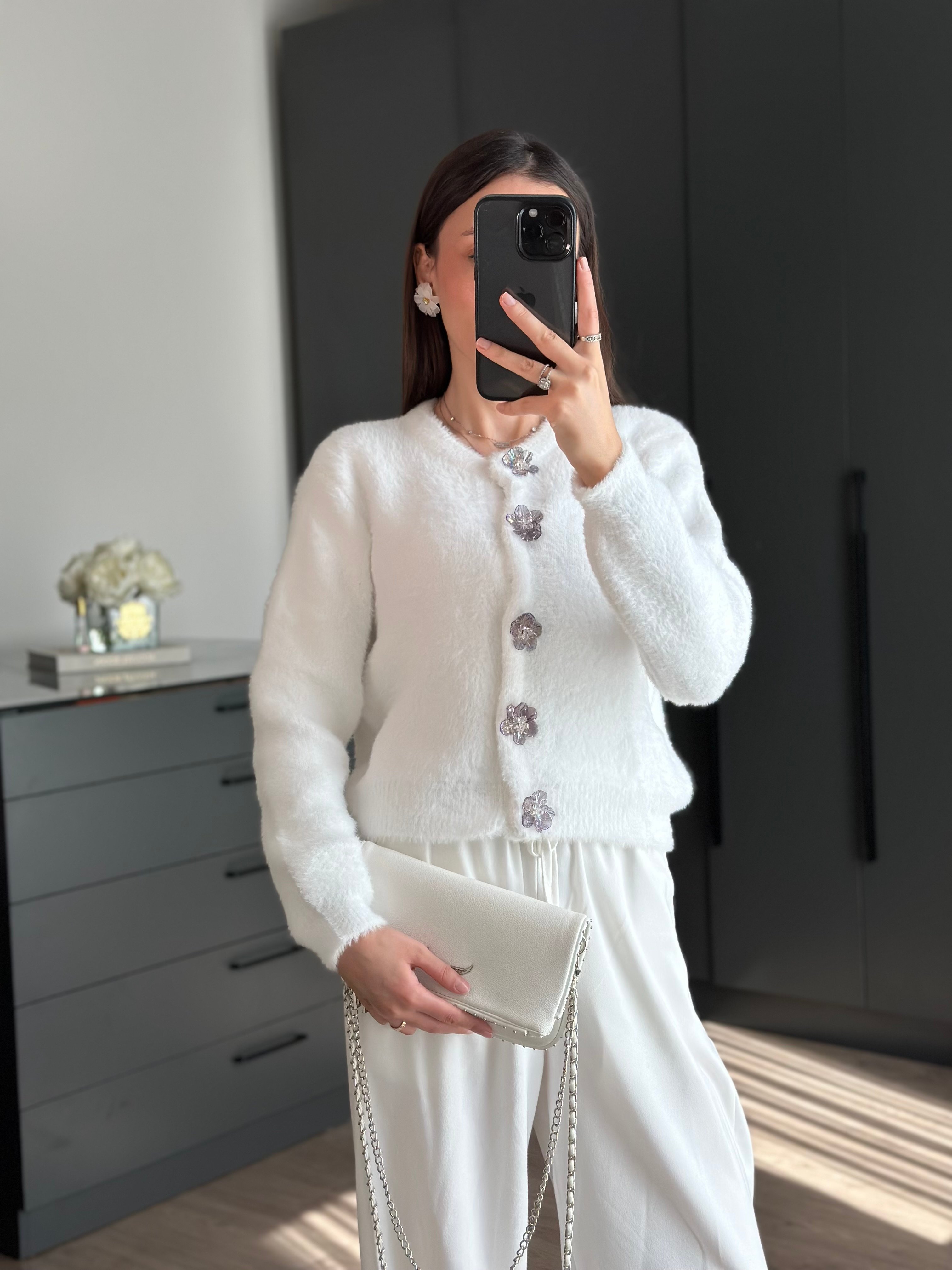 ÇİÇEK TAŞLI YUMOŞ HIRKA