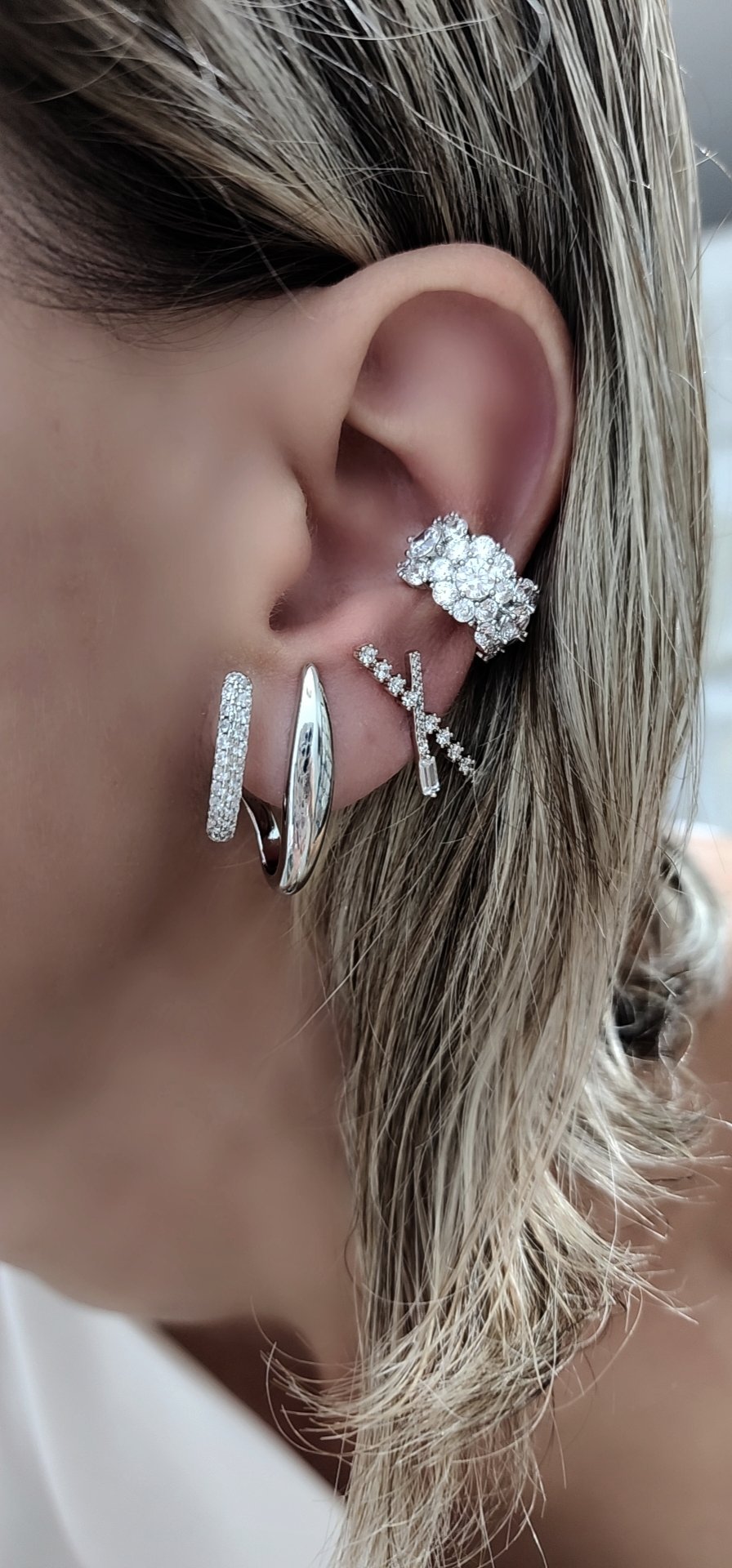 Silver Zirkon Taşlı Sıkıştırmalı Kıkırdak Küpe