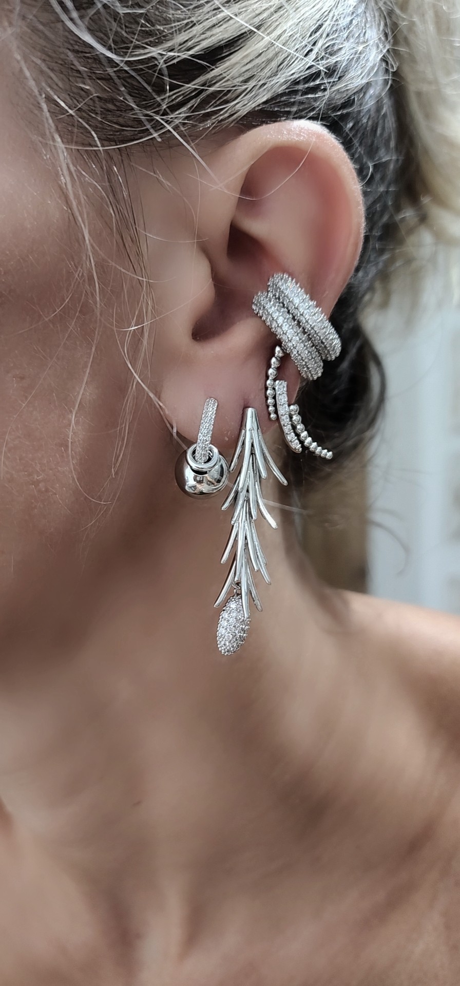 Silver TamTur Zirkon Taşlı Sıkıştırmalı Kıkırdak Küpe