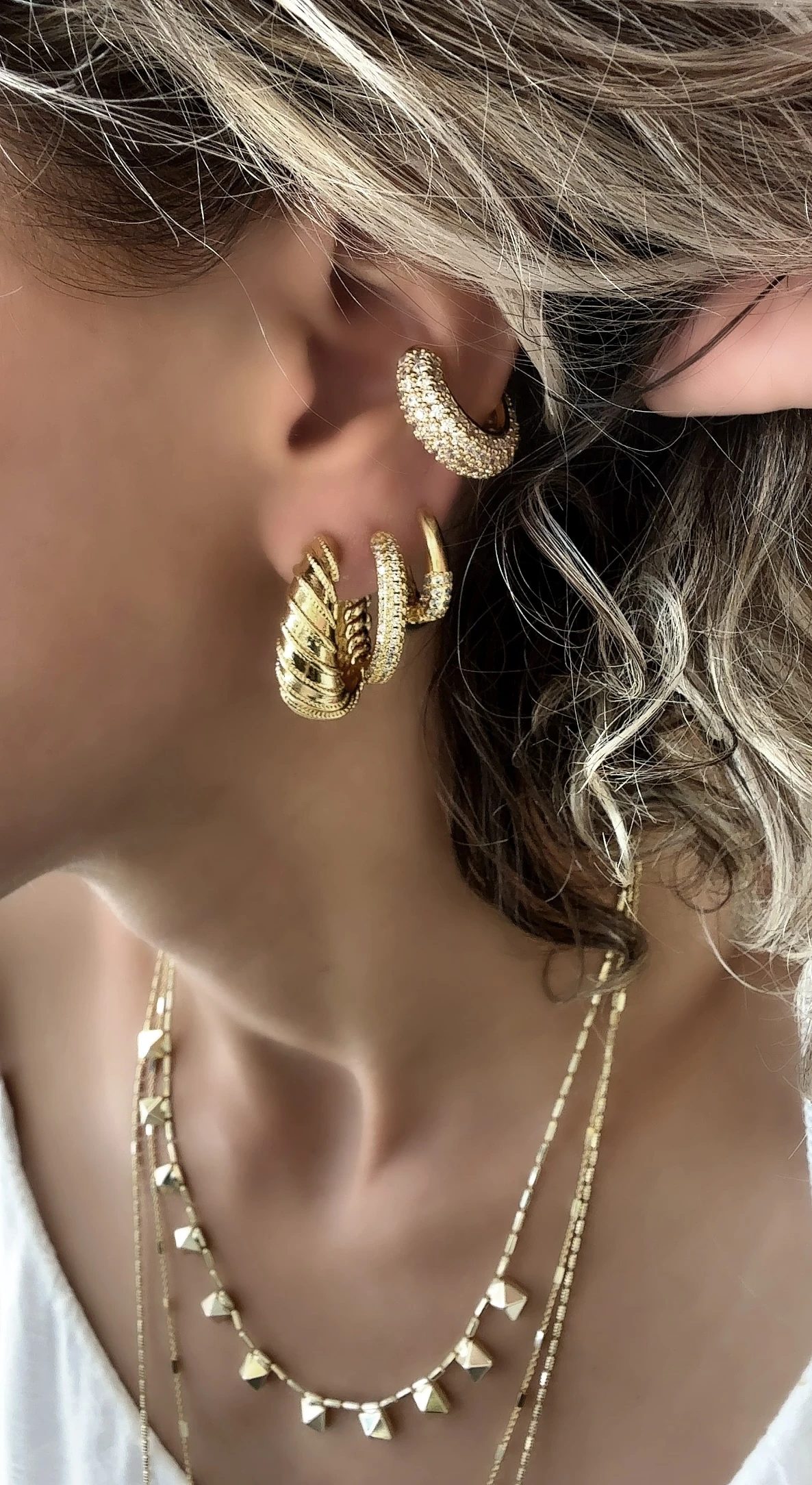 Gold Çizgili Halka Set Küpe