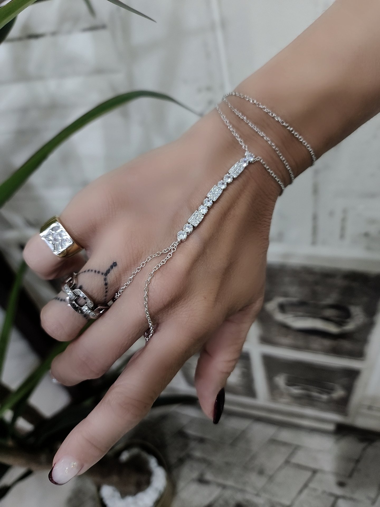 Silver Zirkon Oval Kare Taşlı Şahmeran