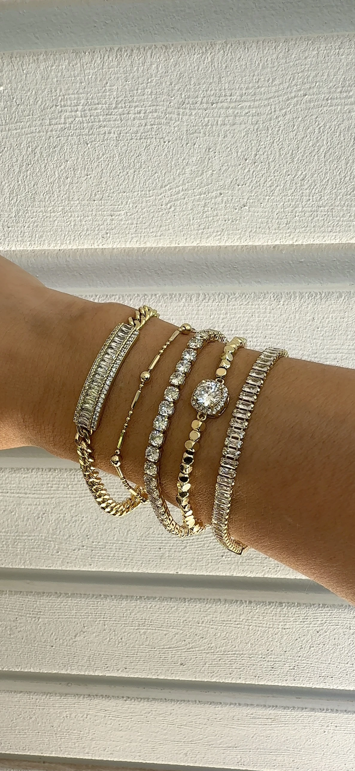 Gold Premium Seri Baget Taşlı Su Yolu Bileklik 