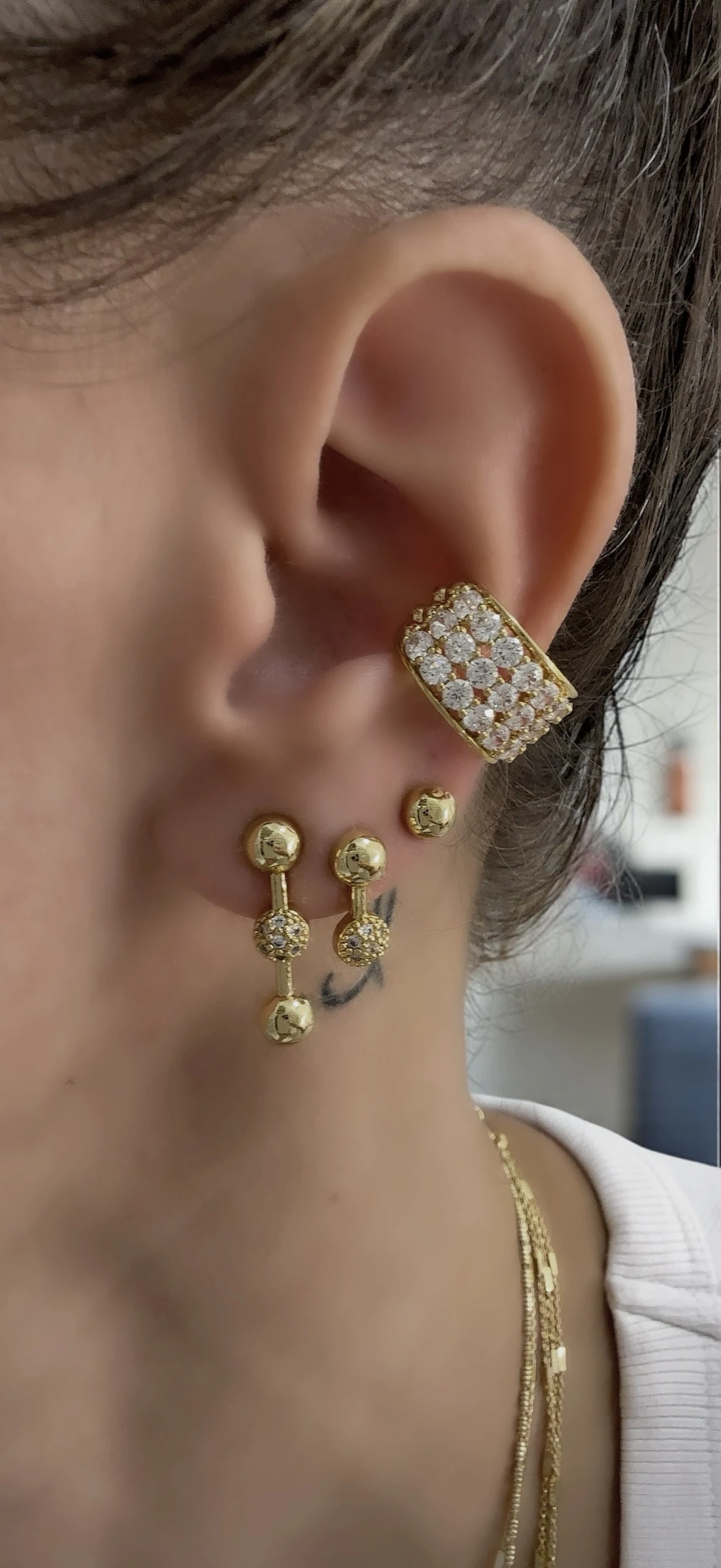 Gold Topçuk Detay Set Küpe 