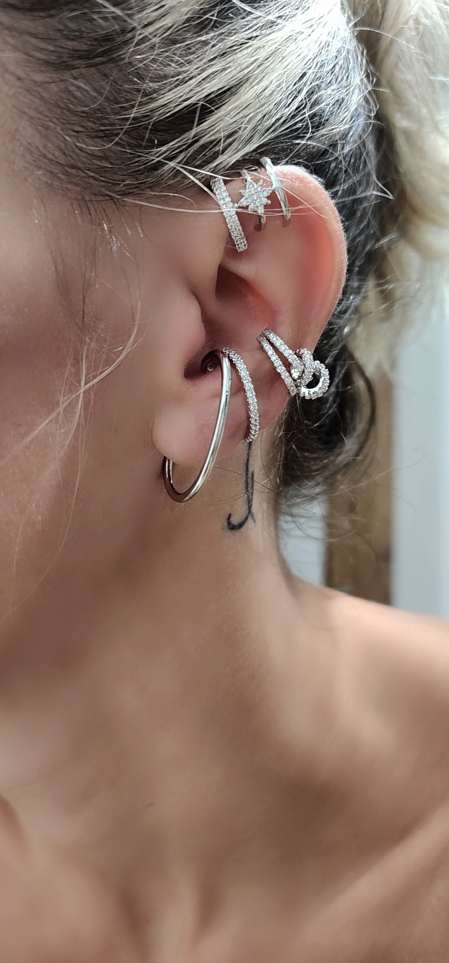 Silver Zirkon Taşlı Halka Detay Sıkıştırmalı Kıkırdak Küpe