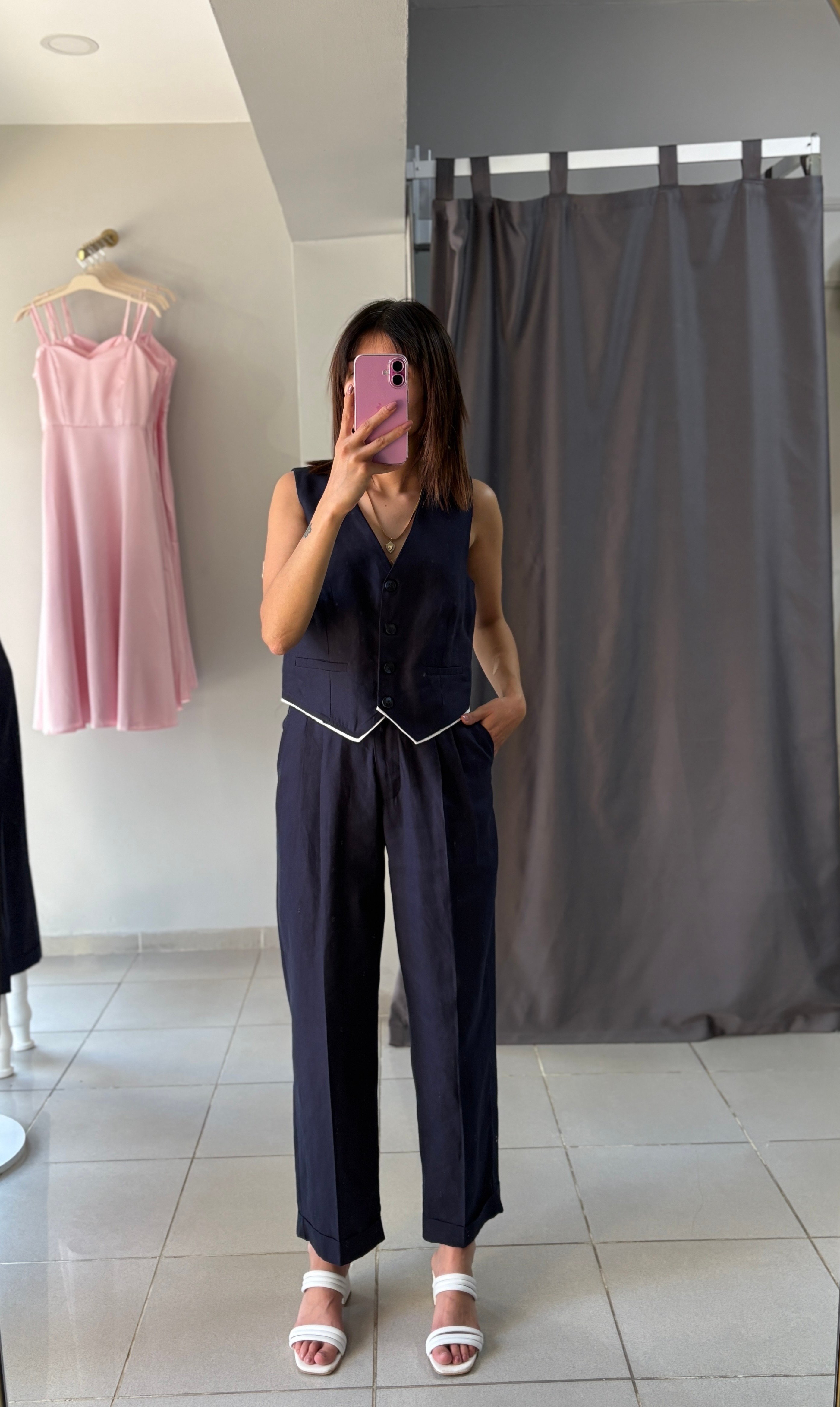 Yelek-Pantolon Takım – Maskülen Şıklık ve Modern Zarafet