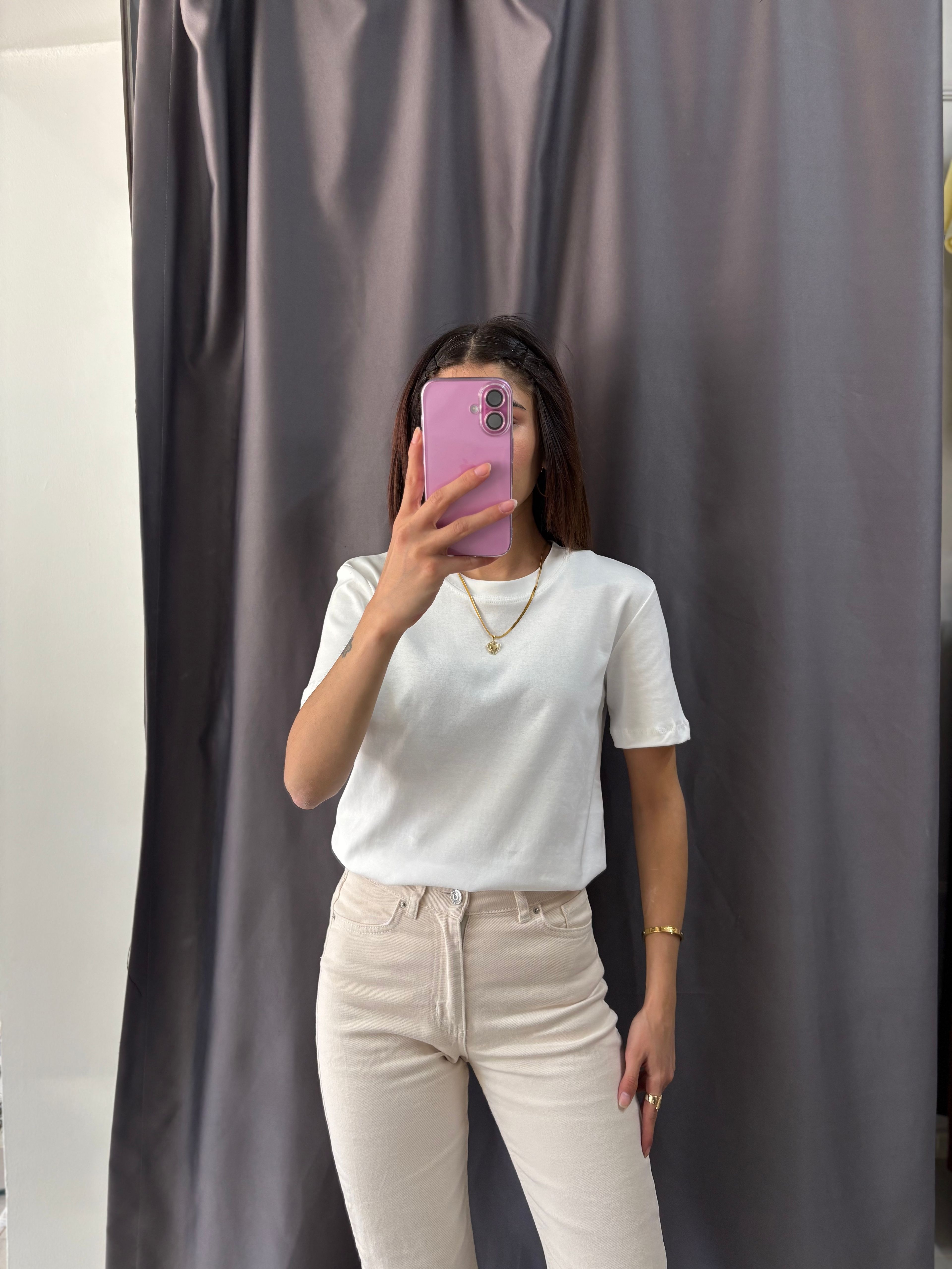 Basic T-Shirt – Günlük Şıklığın Vazgeçilmezi  - Beyaz