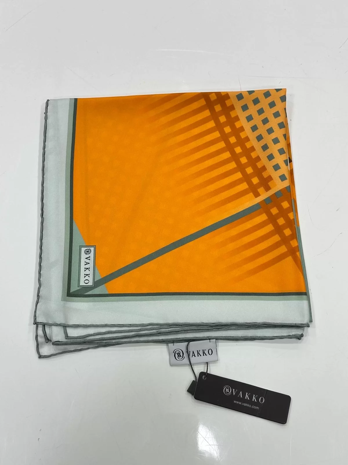 VAKKO DESENLİ TİVİL İPEK EŞARP