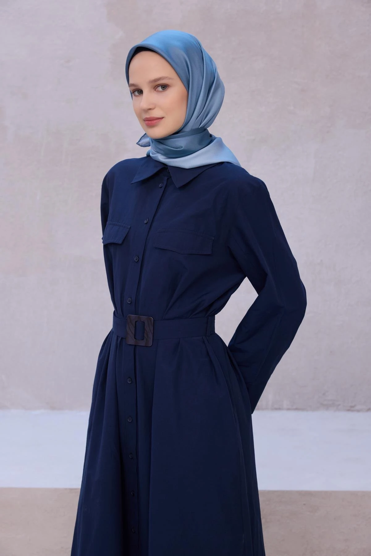 BELLİ TİVİL İPEK EŞARP