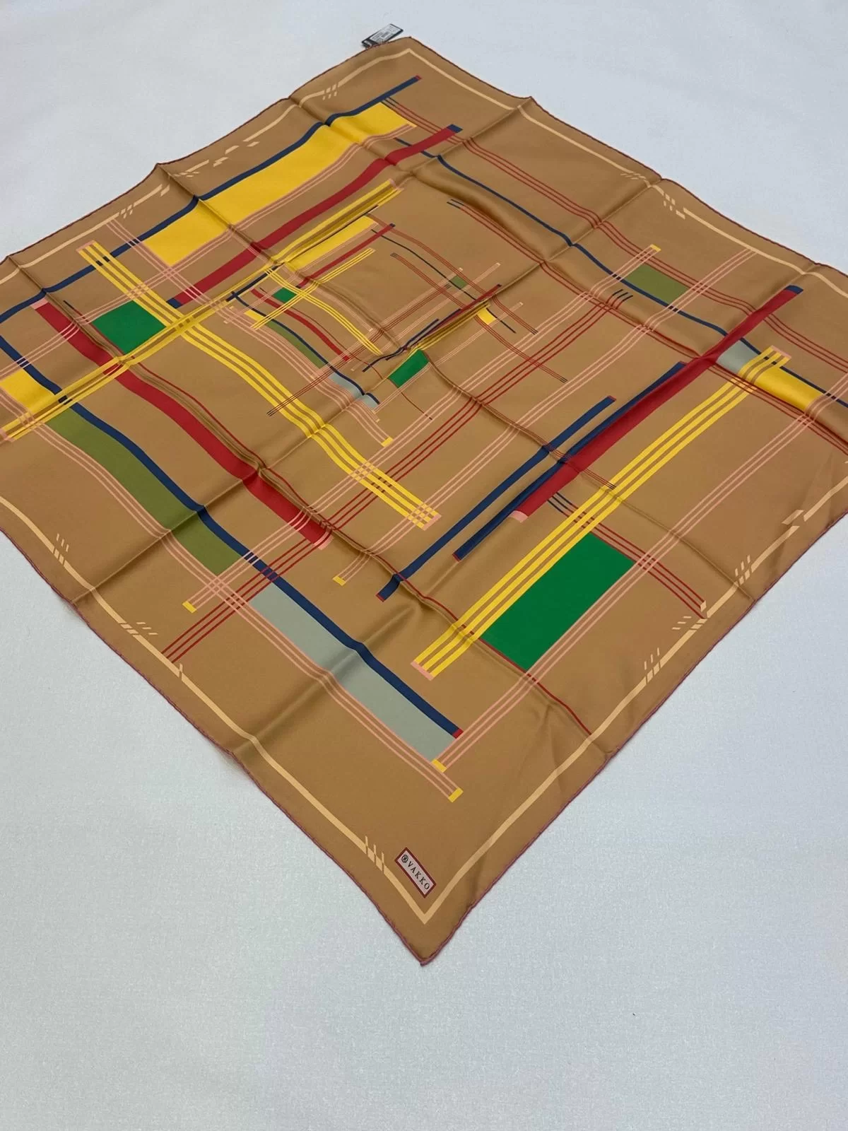 VAKKO DESENLİ TİVİL İPEK EŞARP