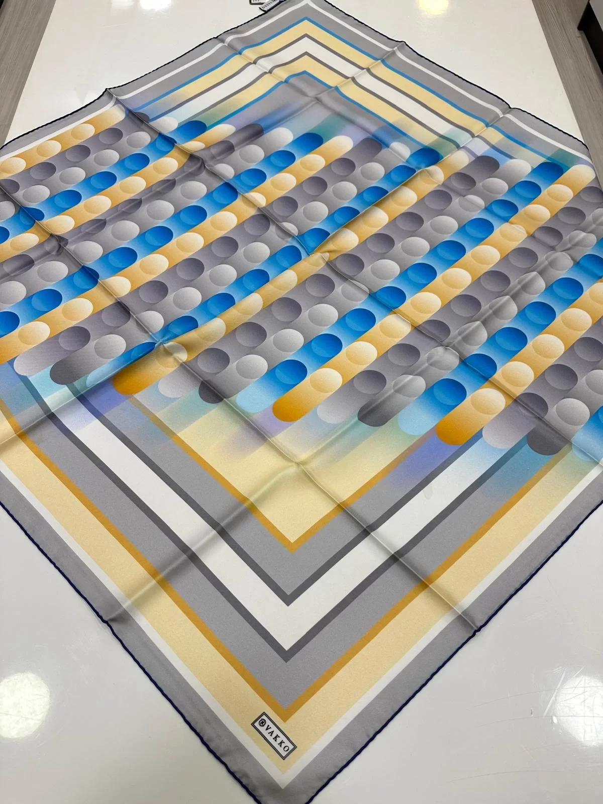 VAKKO DESENLİ TİVİL İPEK EŞARP