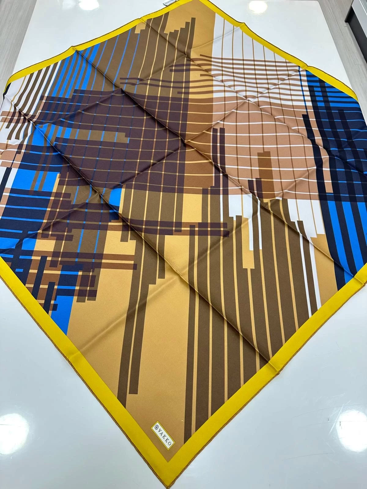 VAKKO DESENLİ TİVİL İPEK EŞARP