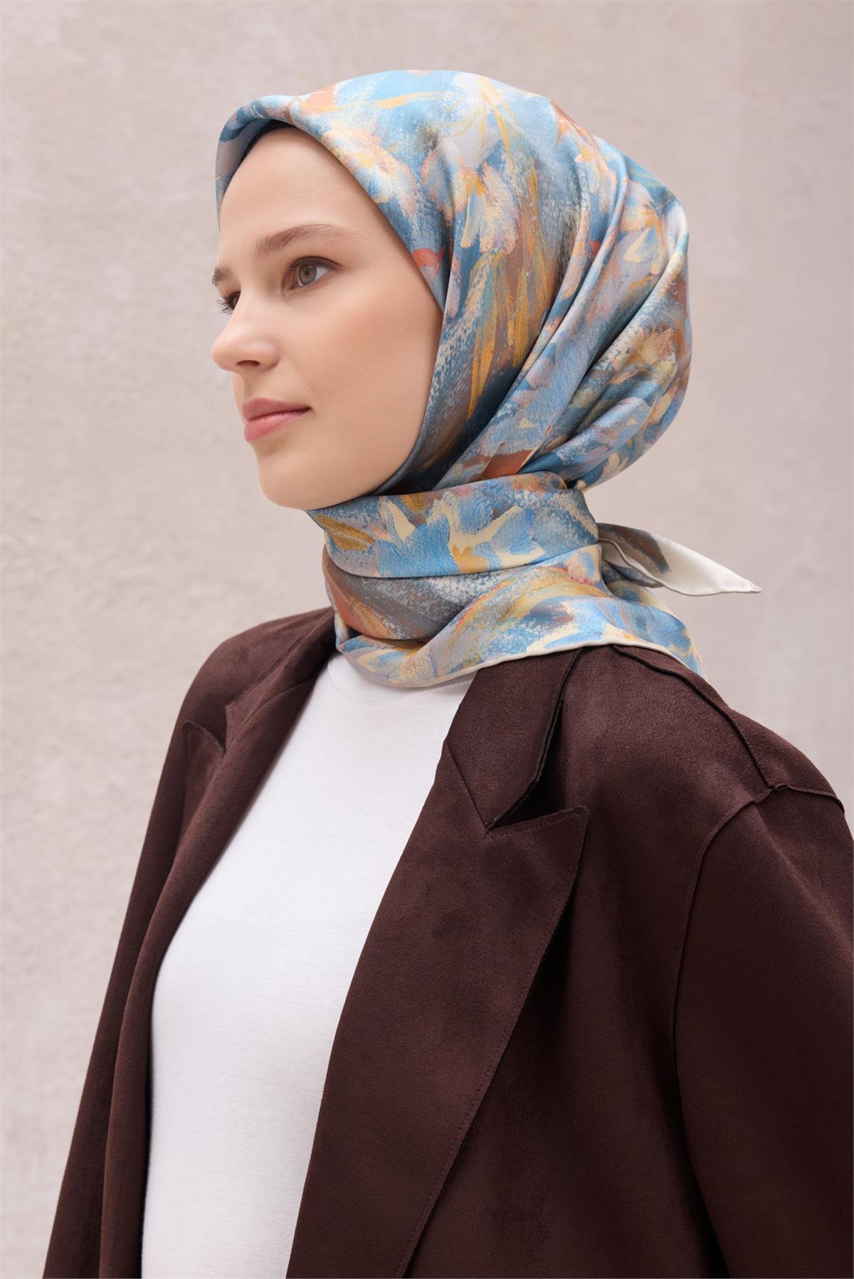 BELLİ SAF İPEK EŞARP