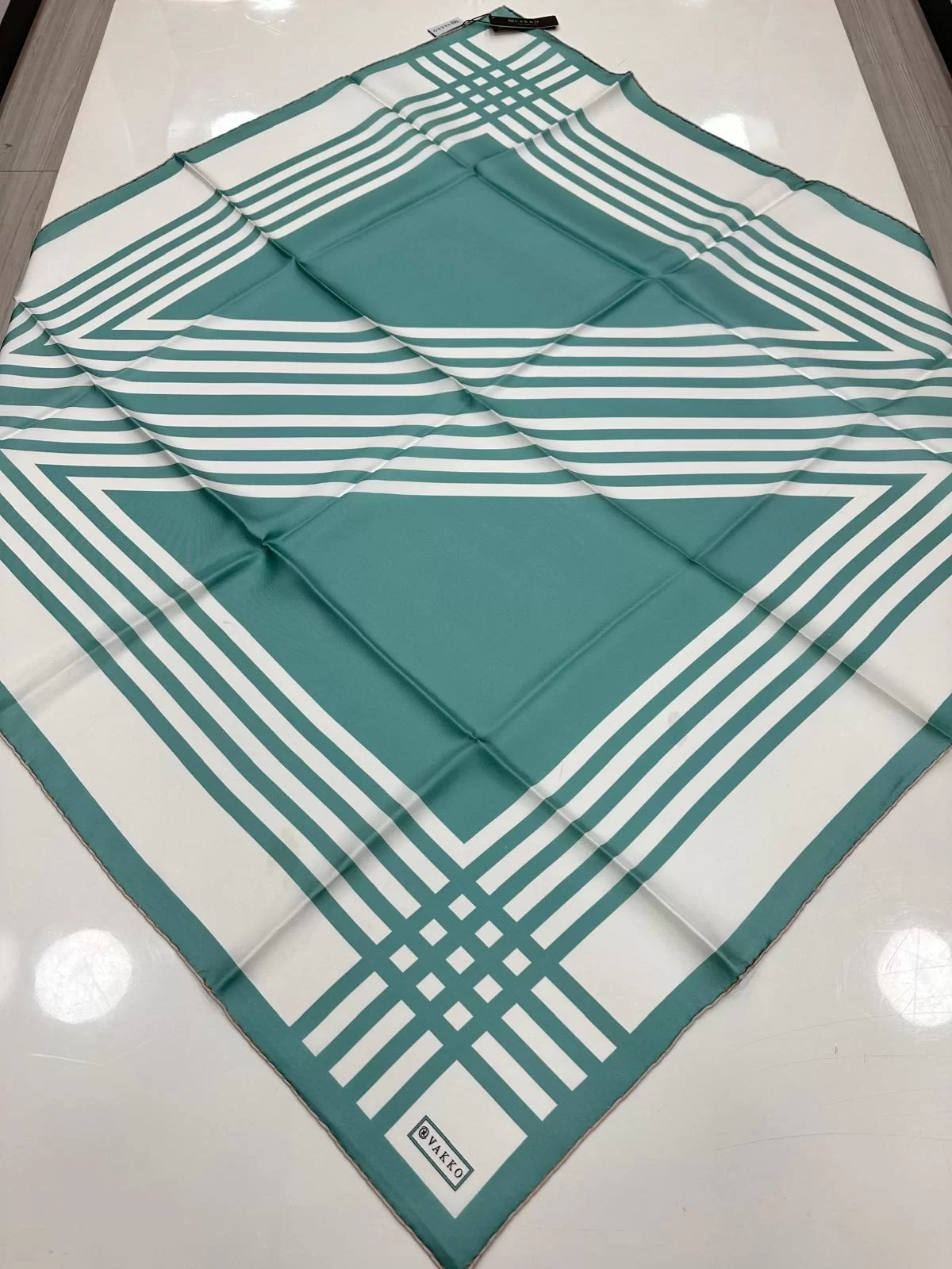 VAKKO DESENLİ TİVİL İPEK EŞARP