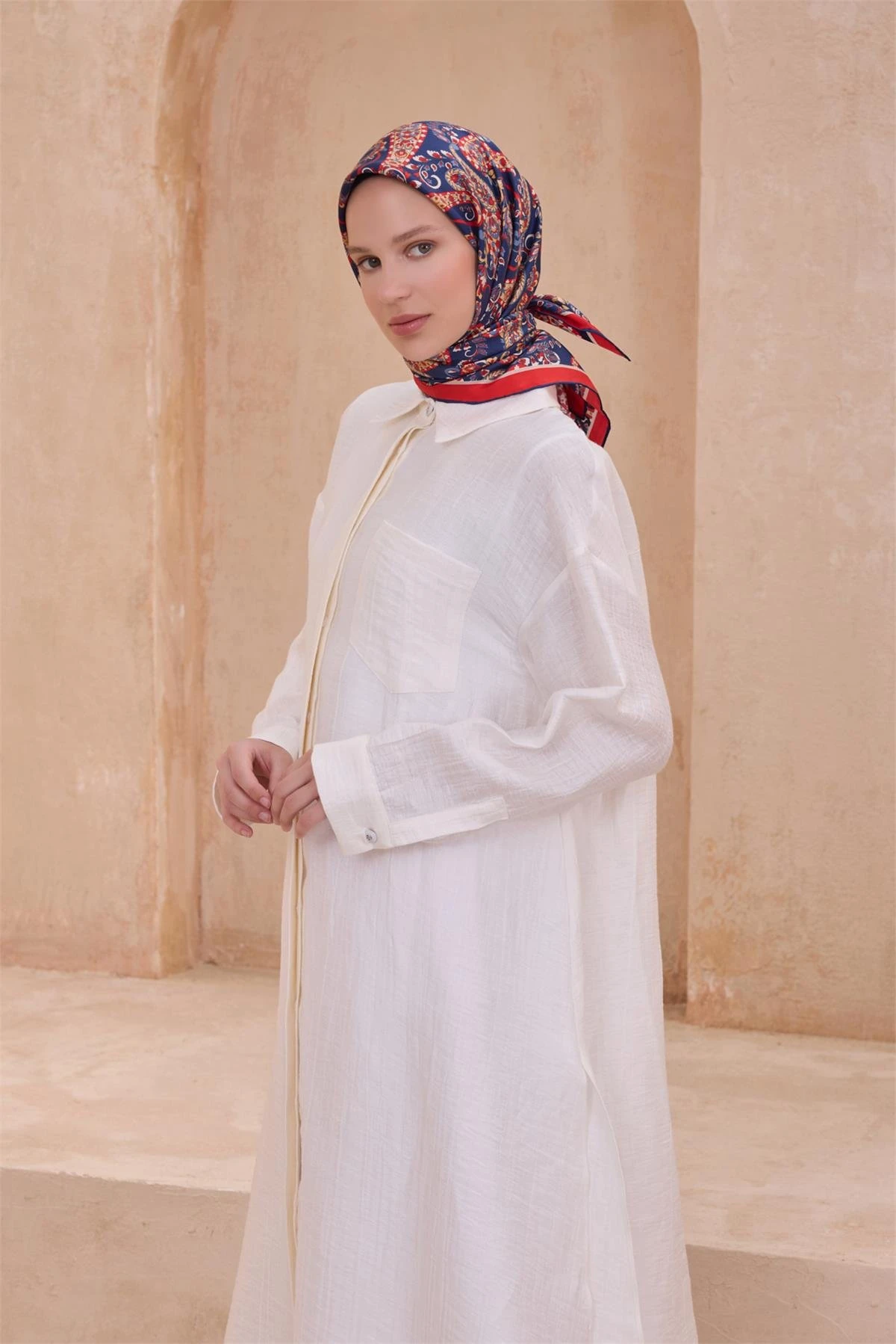 BELLİ SAF İPEK EŞARP