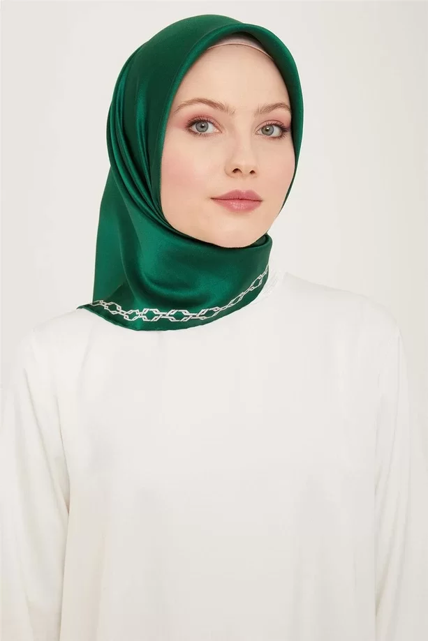 ARMİNE KENAR DESENLİ