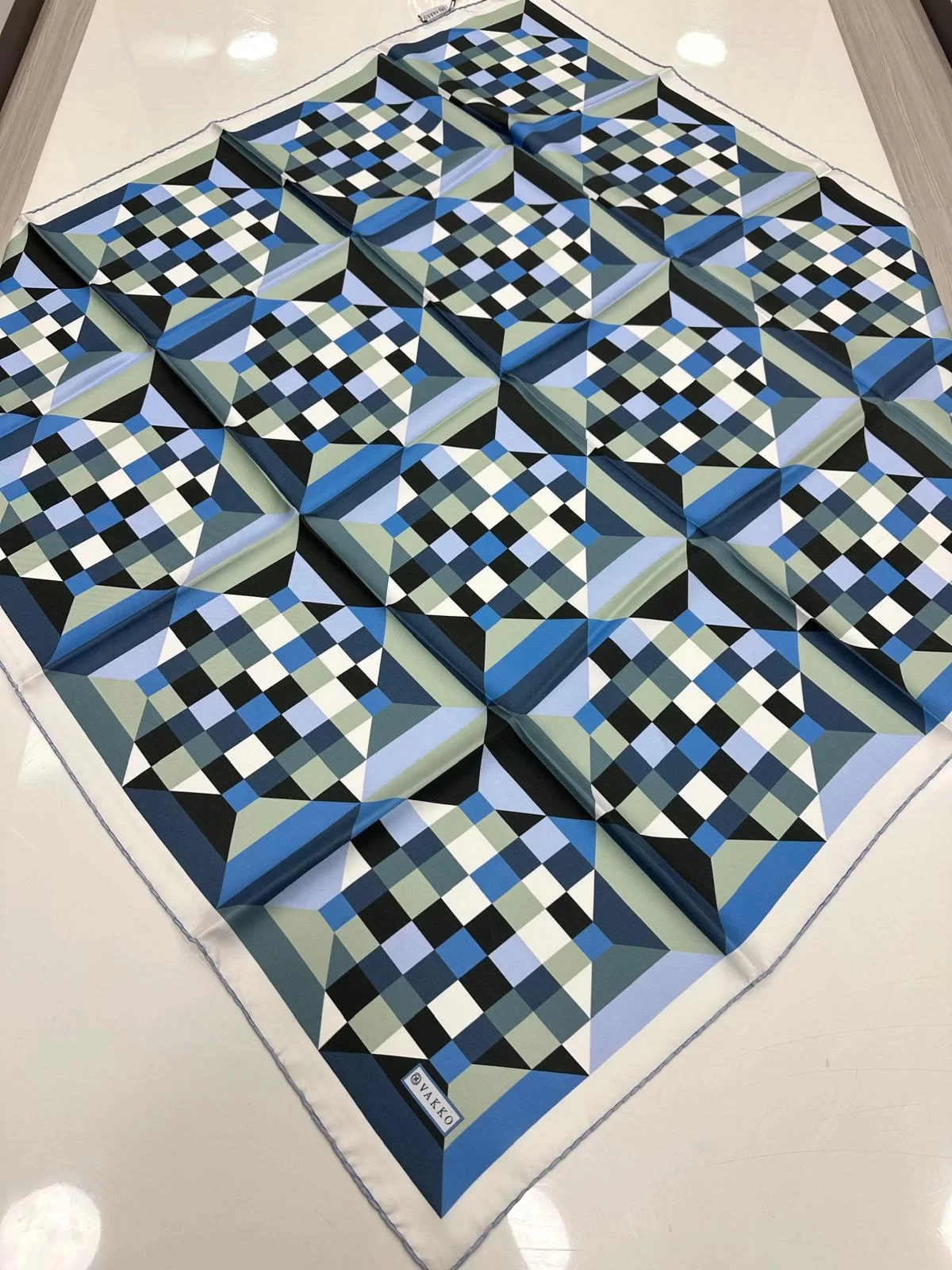 VAKKO DESENLİ TİVİL İPEK EŞARP