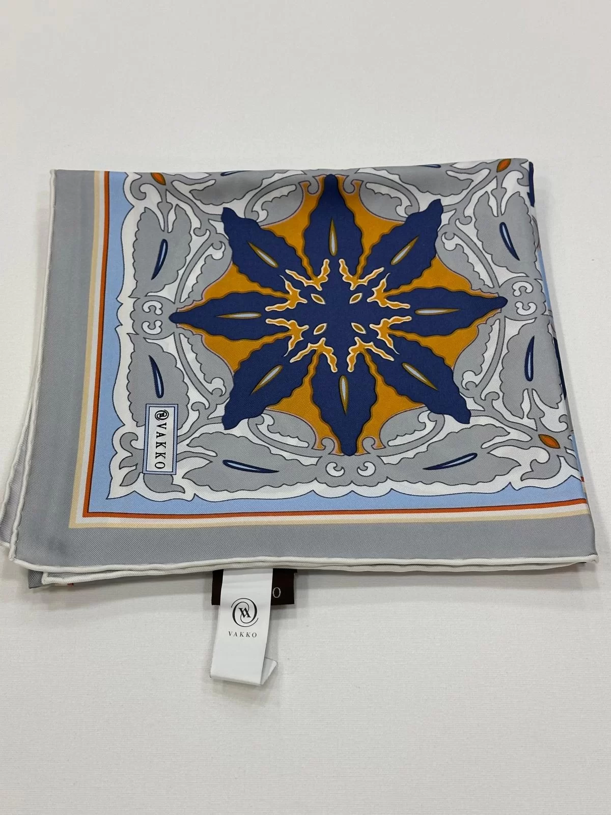 VAKKO DESENLİ TİVİL İPEK EŞARP