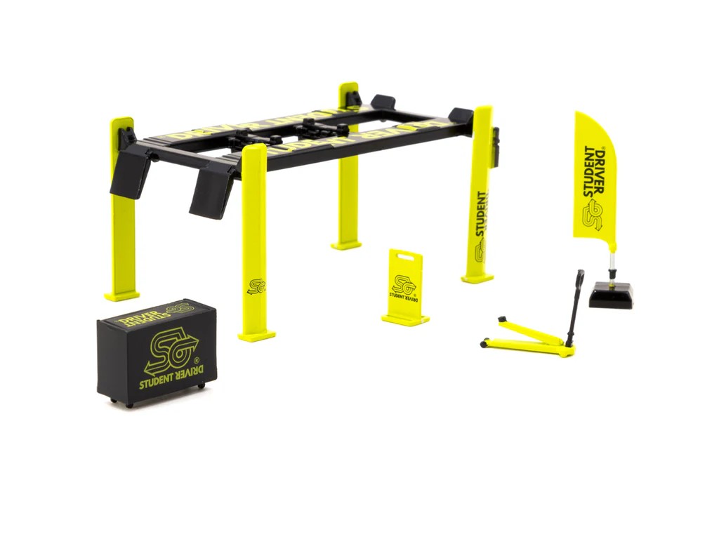 Tarmac Works Accessories Garage Tools set Student Driver- PARTS64