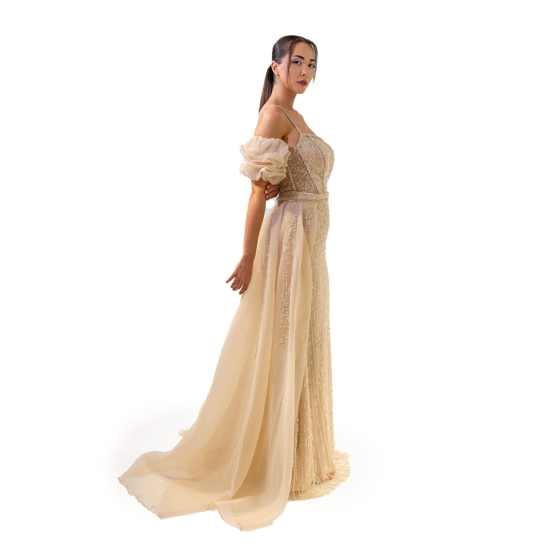 Büyüleyici U Yaka Boncuk Detaylı Belden Pelerinli Bej Elbise