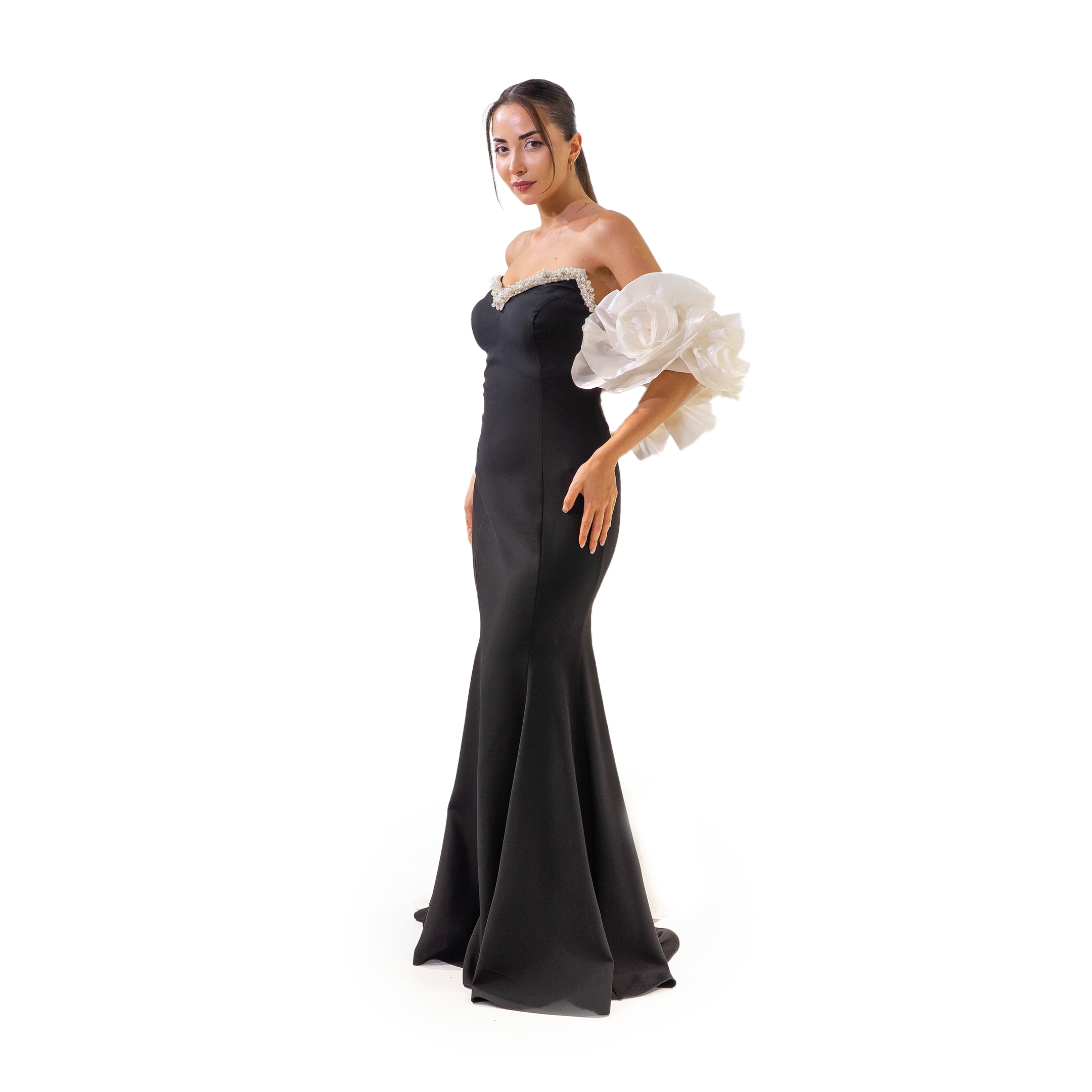 Büyüleyici Sivri Yaka İnci Detaylı Pelerin Kombinli Balık Siyah Abiye