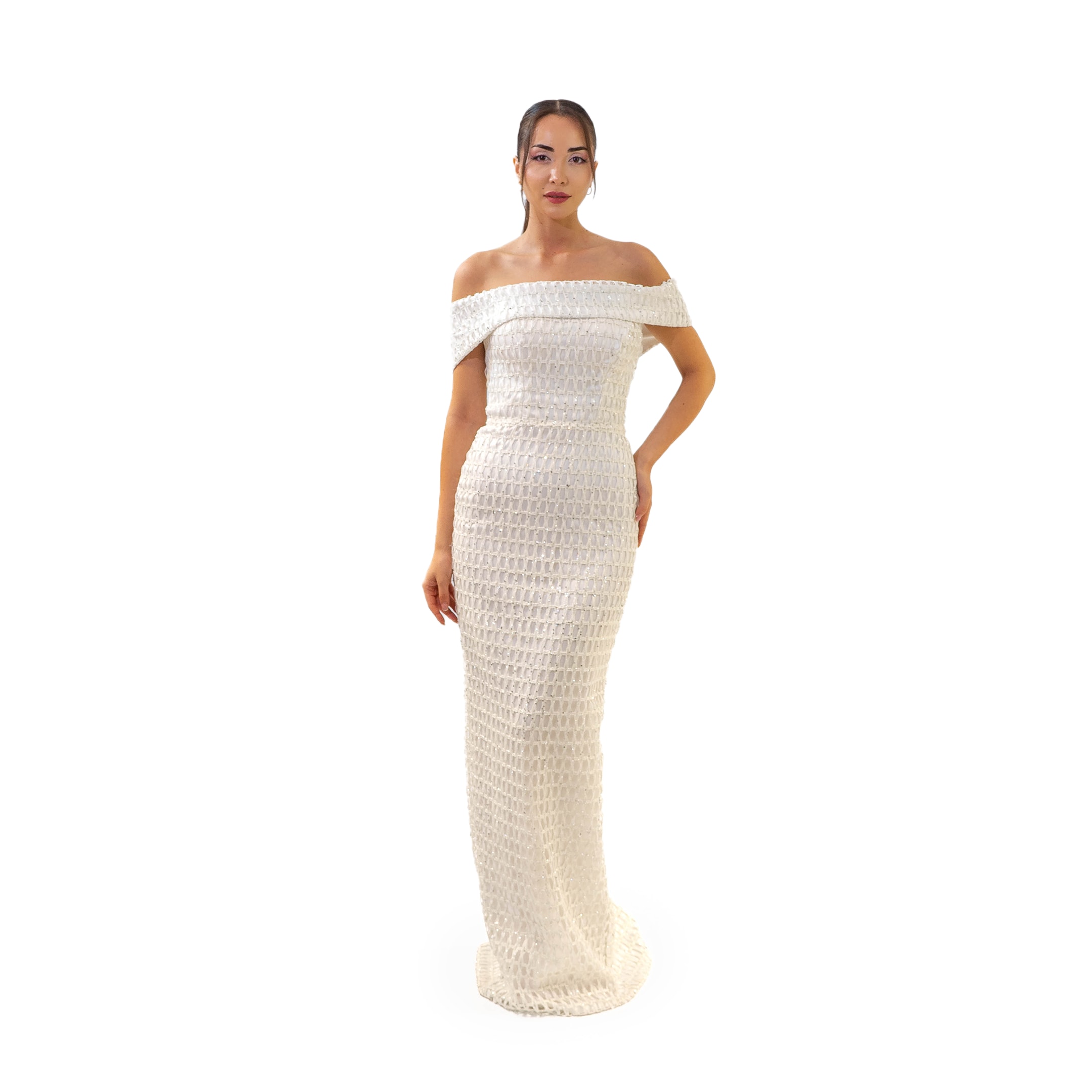 Kuğu Madonna Yaka Petek Kumaş Pul Detaylı Beyaz Uzun Elbise