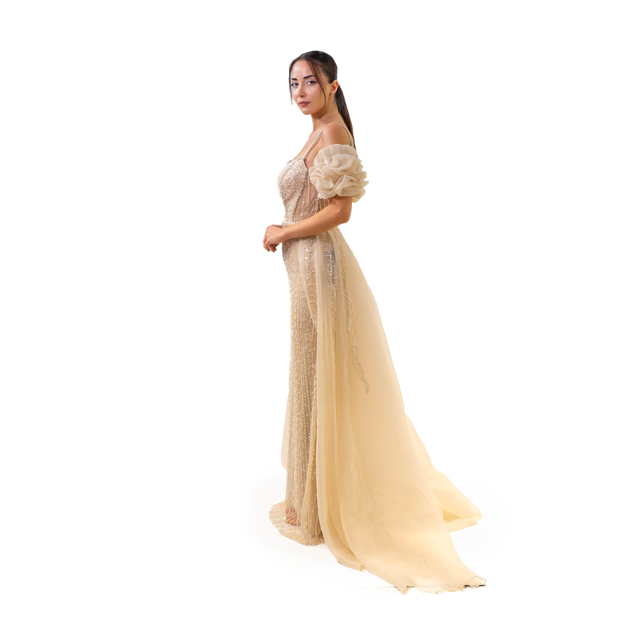 Büyüleyici U Yaka Boncuk Detaylı Belden Pelerinli Bej Elbise