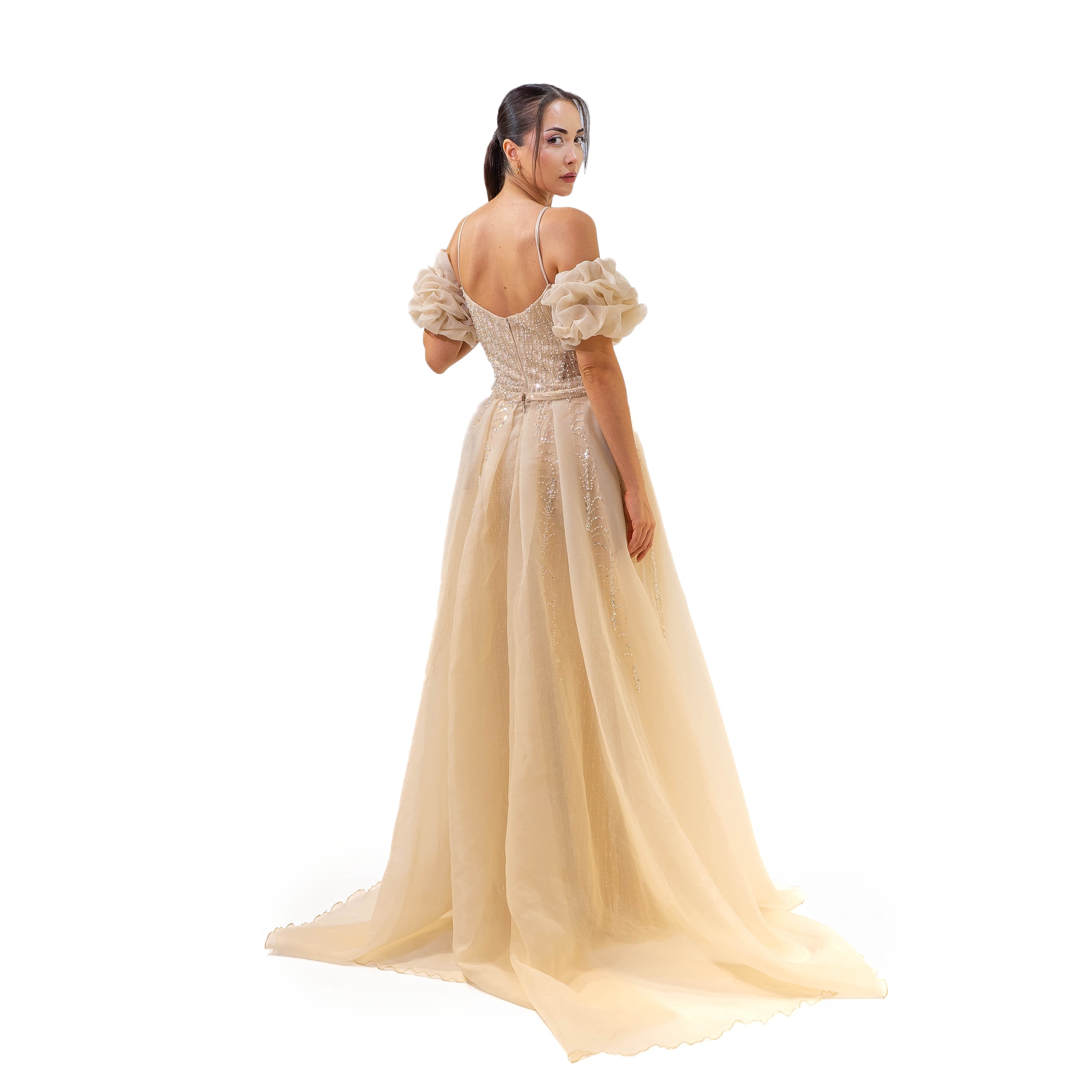 Büyüleyici U Yaka Boncuk Detaylı Belden Pelerinli Bej Elbise