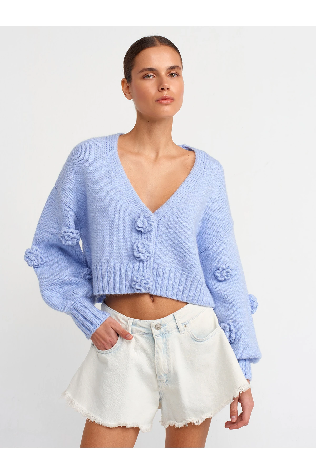 Yaka El İşi Gül Nakışlı Çıt Çıtlı Balon Kol Triko Hırka - Mavi