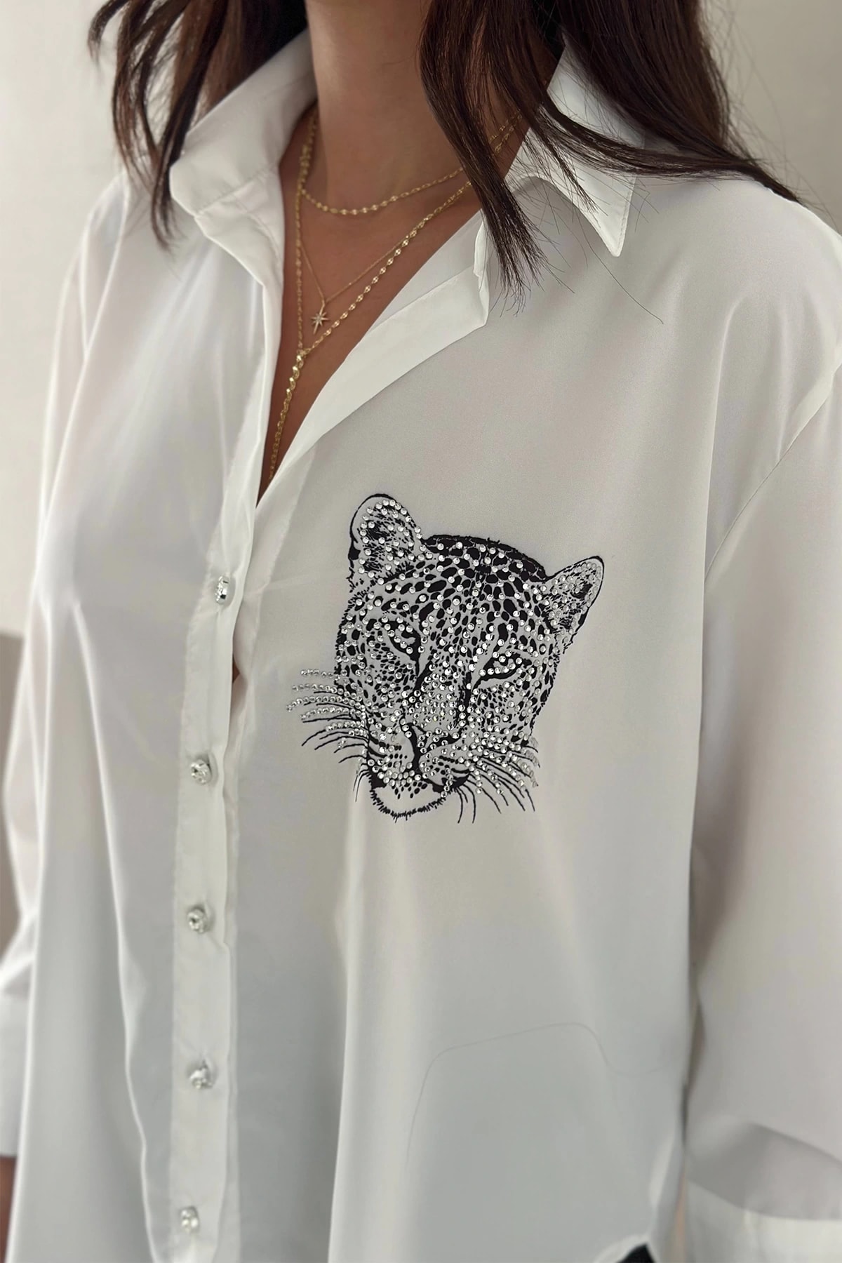 Aslan Desen Baskılı Taşlı Gömlek Gümüş