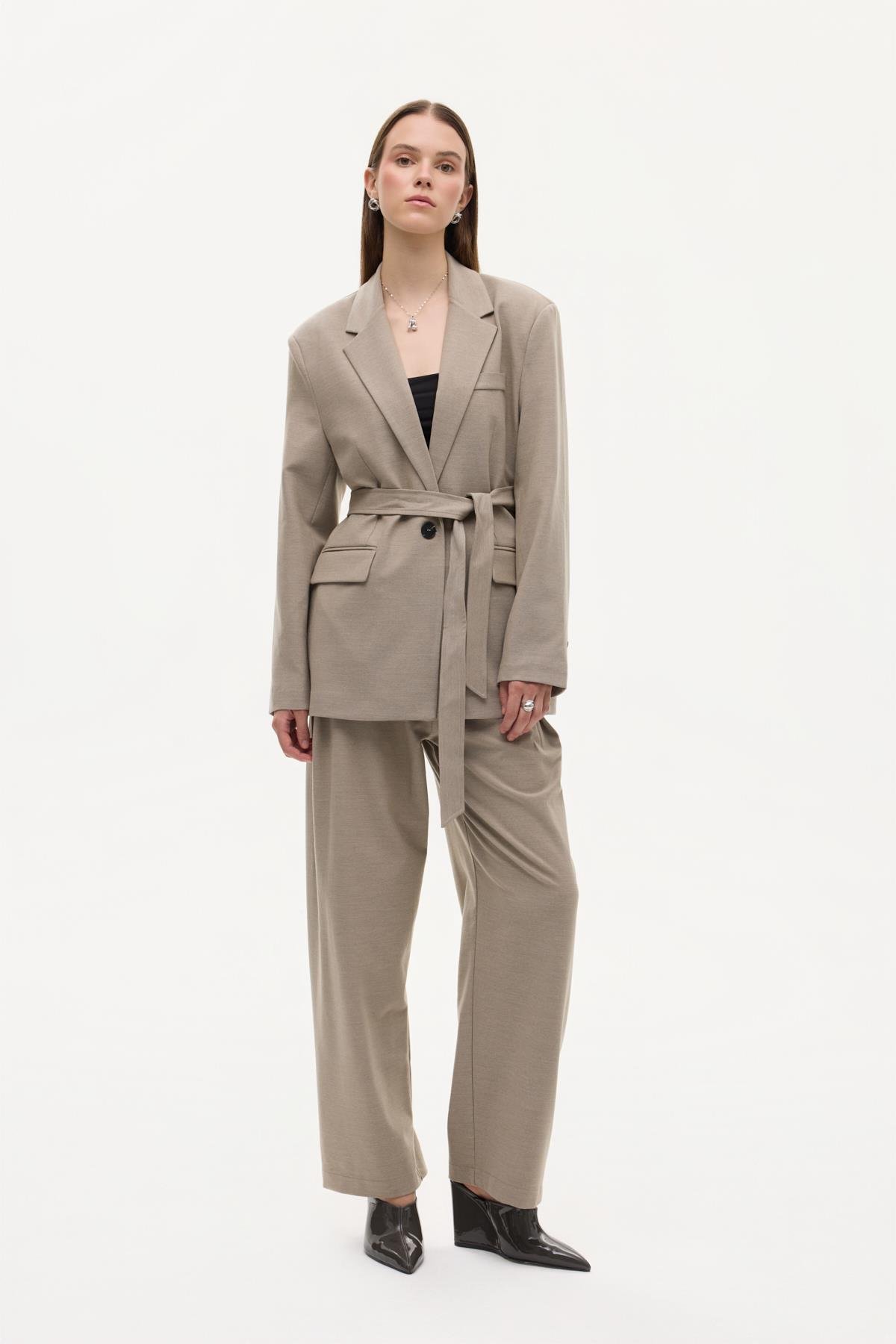  Kemerli Blazer Ceket Vizon