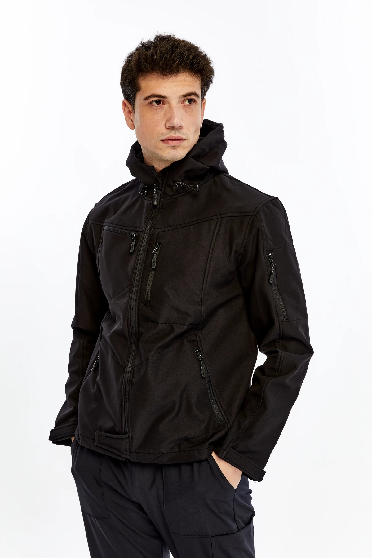 Uniprom Softshell Mont Kapşonlu Erkek Su Ve Rüzgar Geçirmez Mont Siyah 5 Cepli