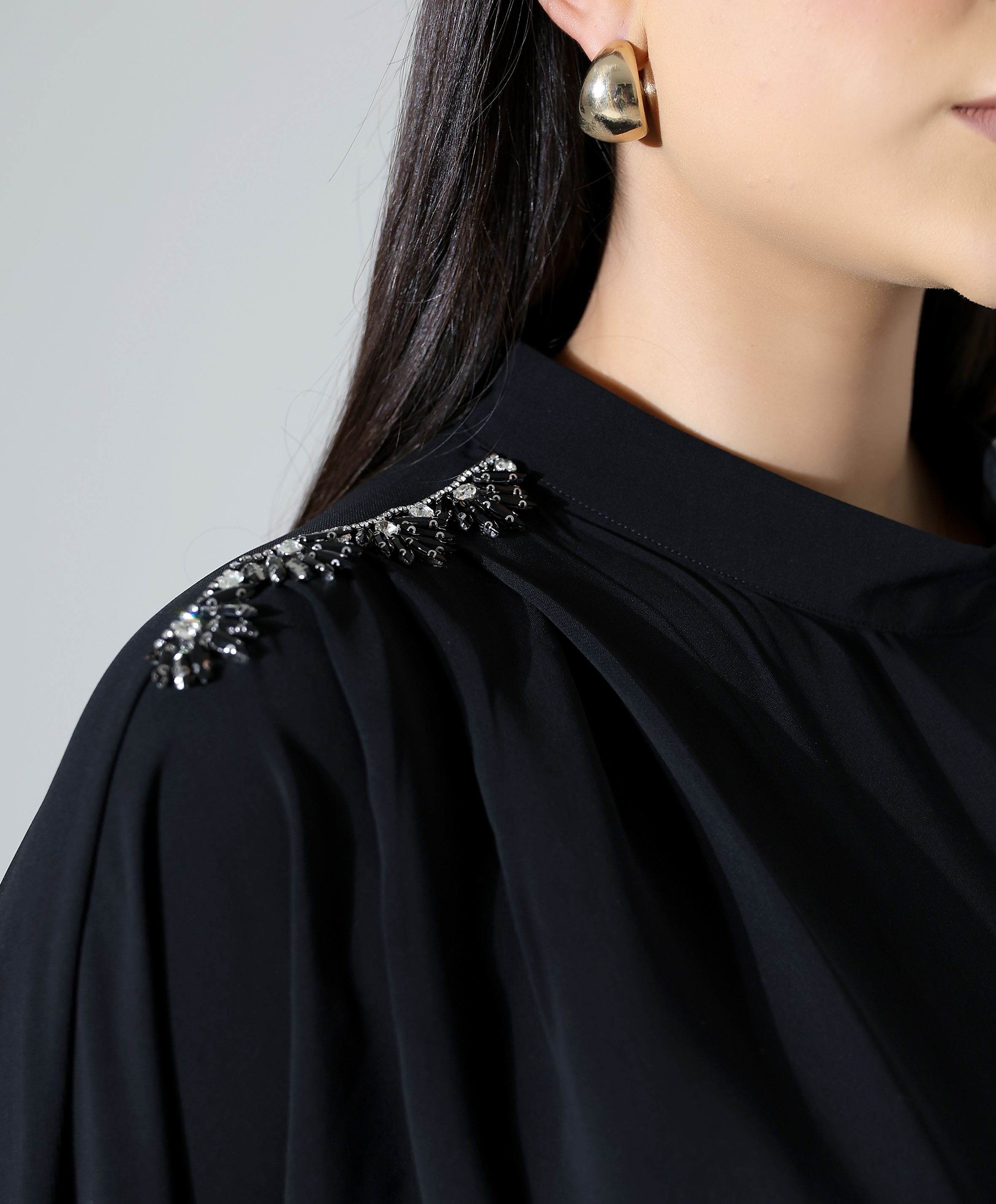 Omuzu Pile Detaylı Tunik