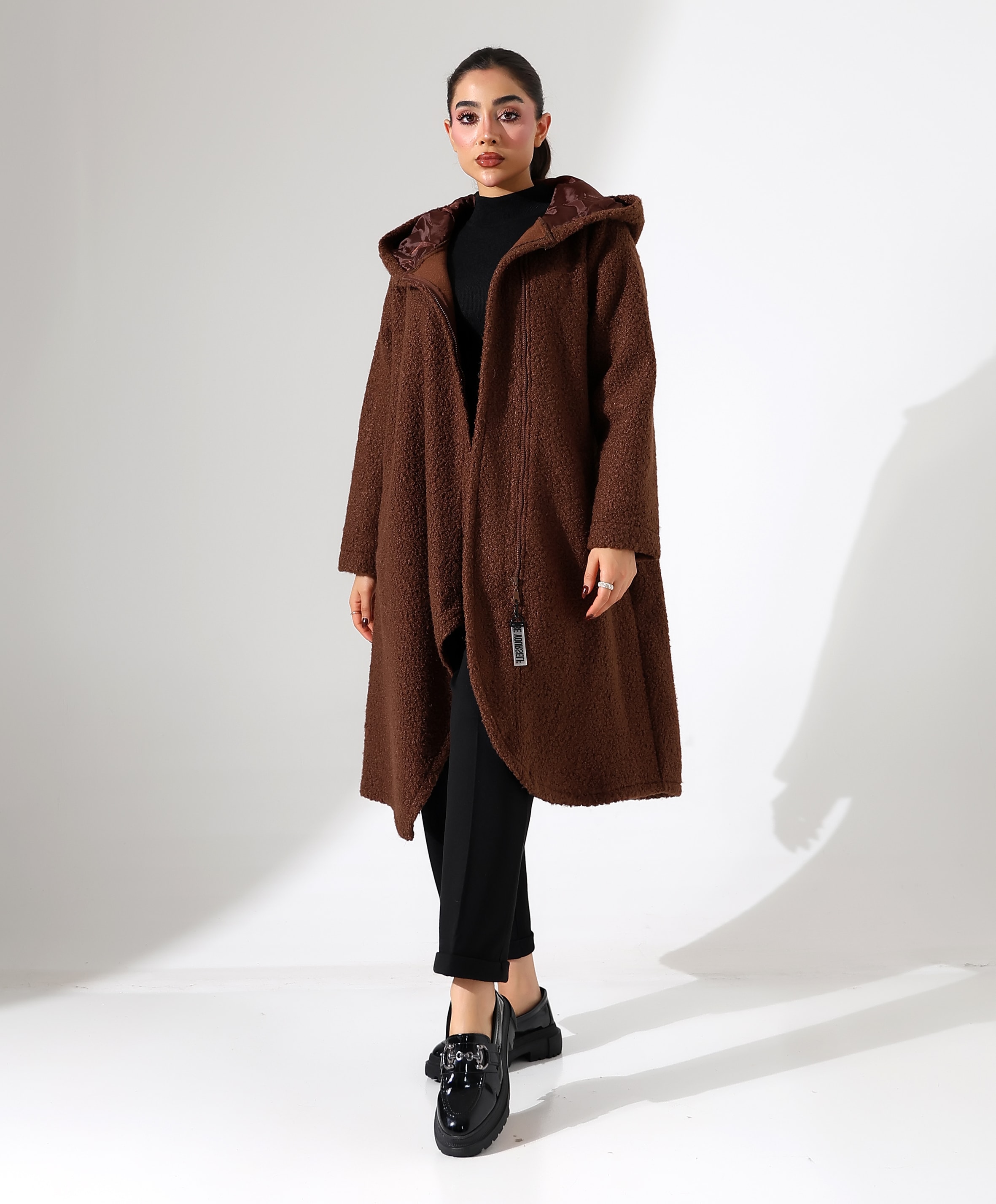 Asimetrik Fermuarlı Kapüşonlu Uzun Kaban