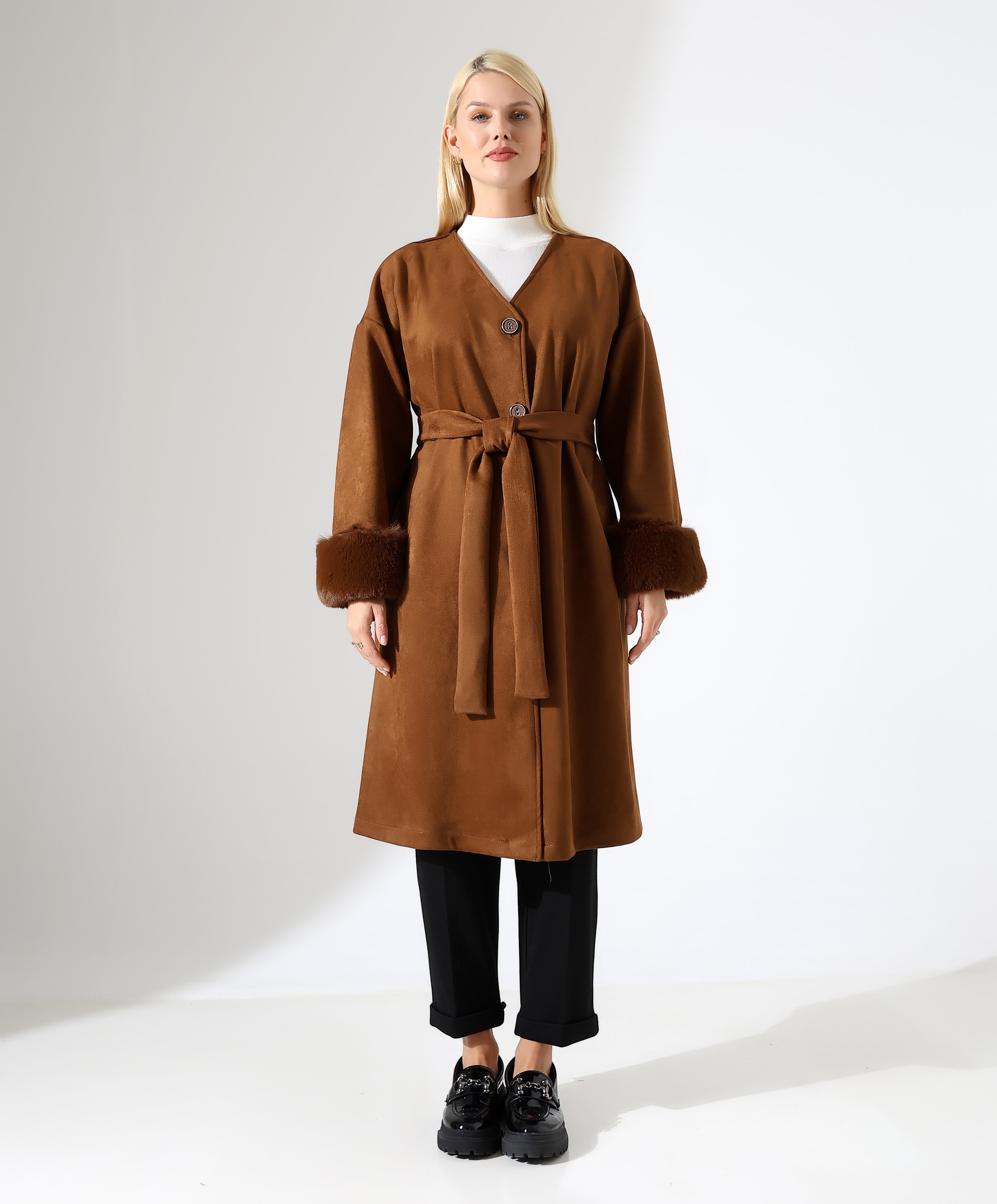 Kürk Detay Düğme Kapama Bol Ceket - TABA