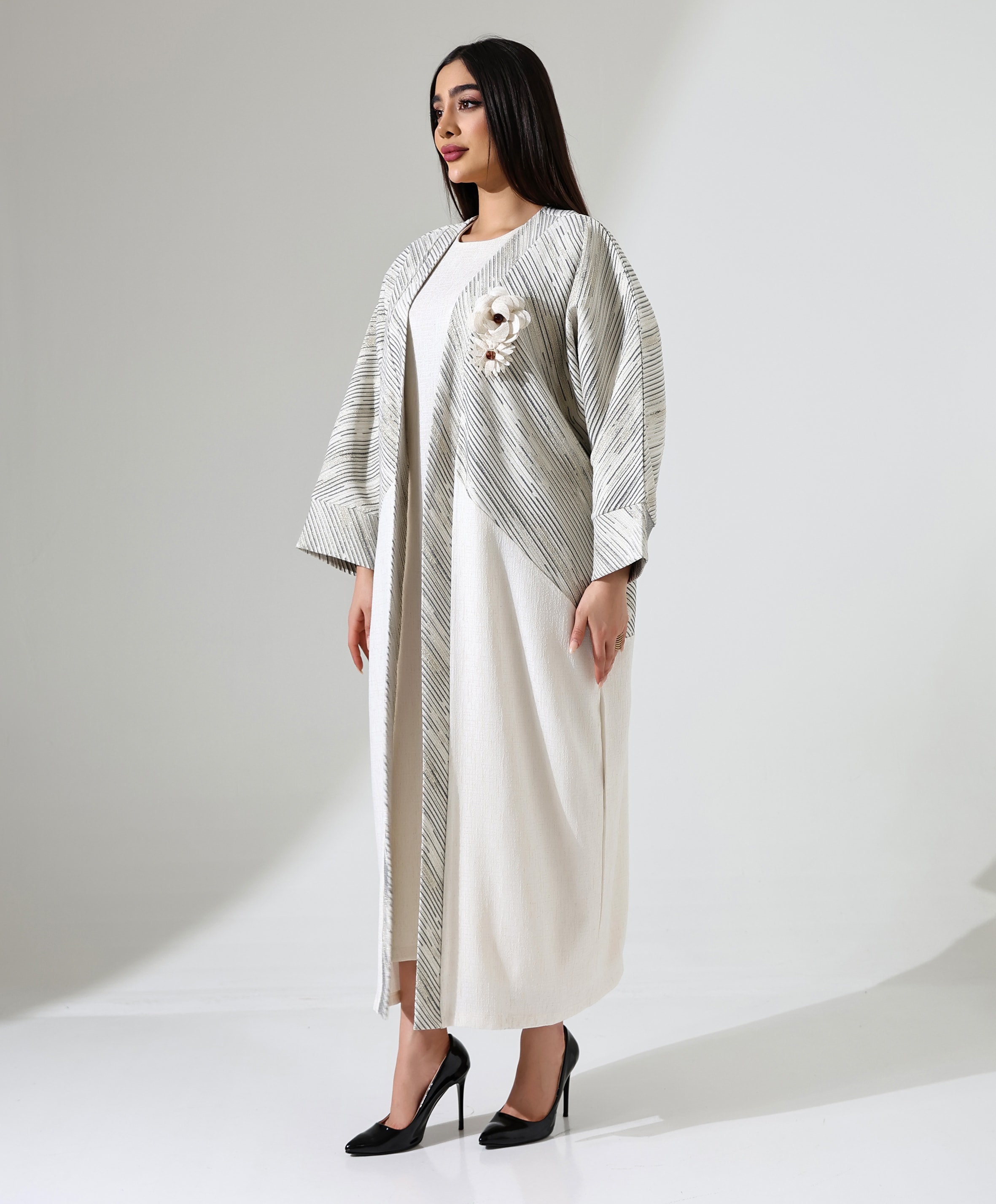 Gül Uzun Keten Abaya - EKRU