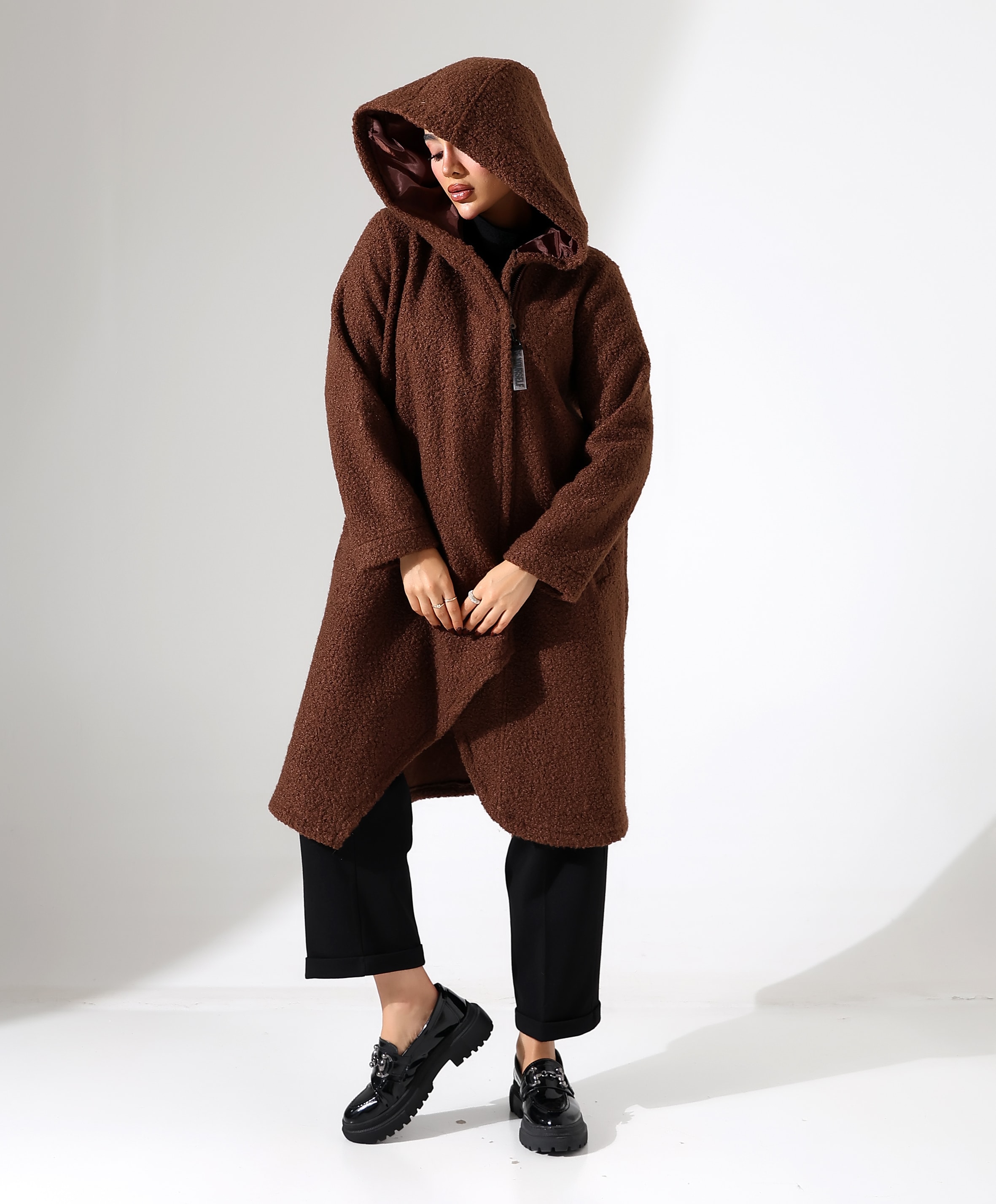 Asimetrik Fermuarlı Kapüşonlu Uzun Kaban