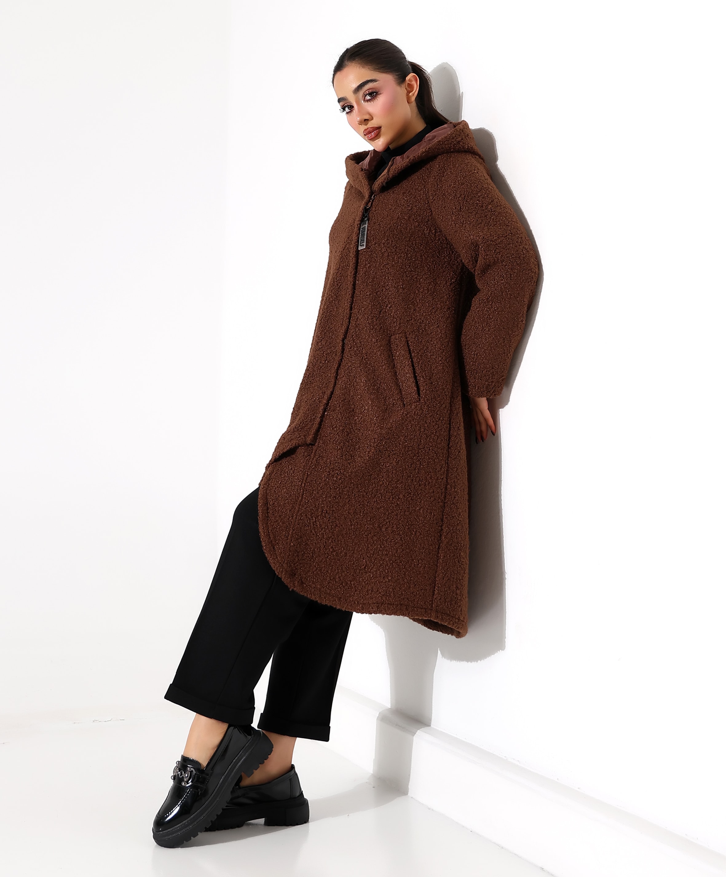 Asimetrik Fermuarlı Kapüşonlu Uzun Kaban