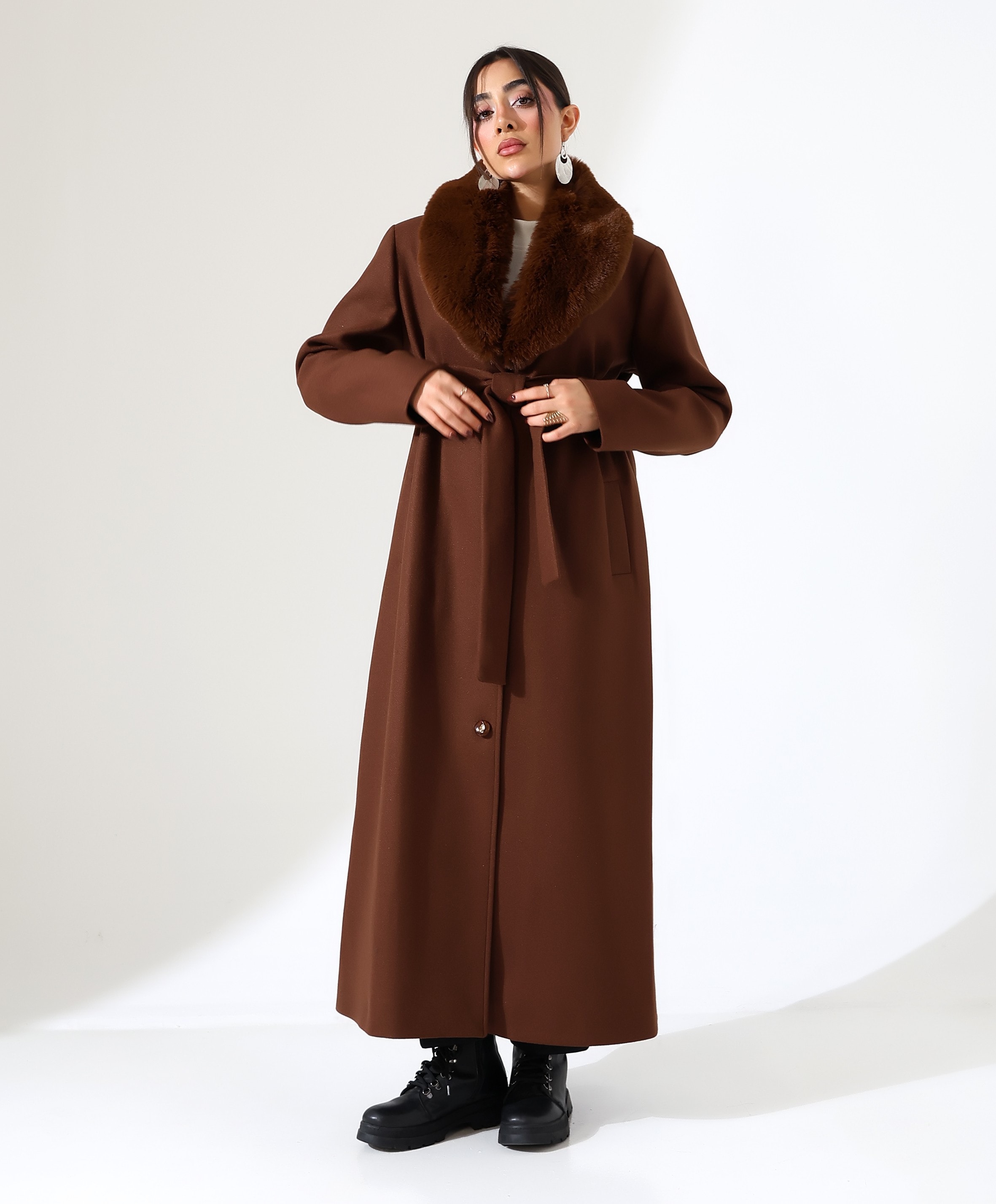 Kürk Detay Uzun Kaşe Kaban