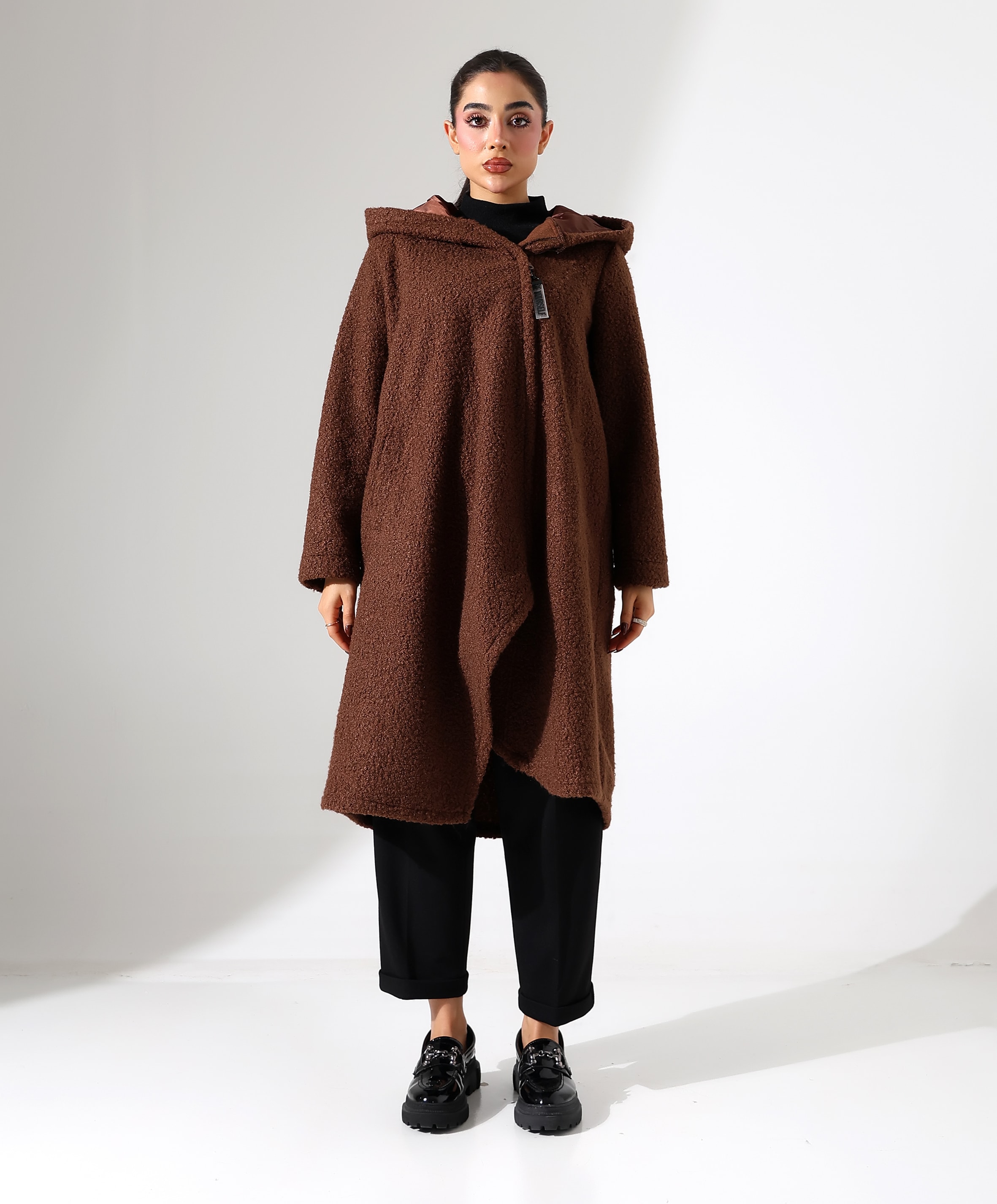 Asimetrik Fermuarlı Kapüşonlu Uzun Kaban