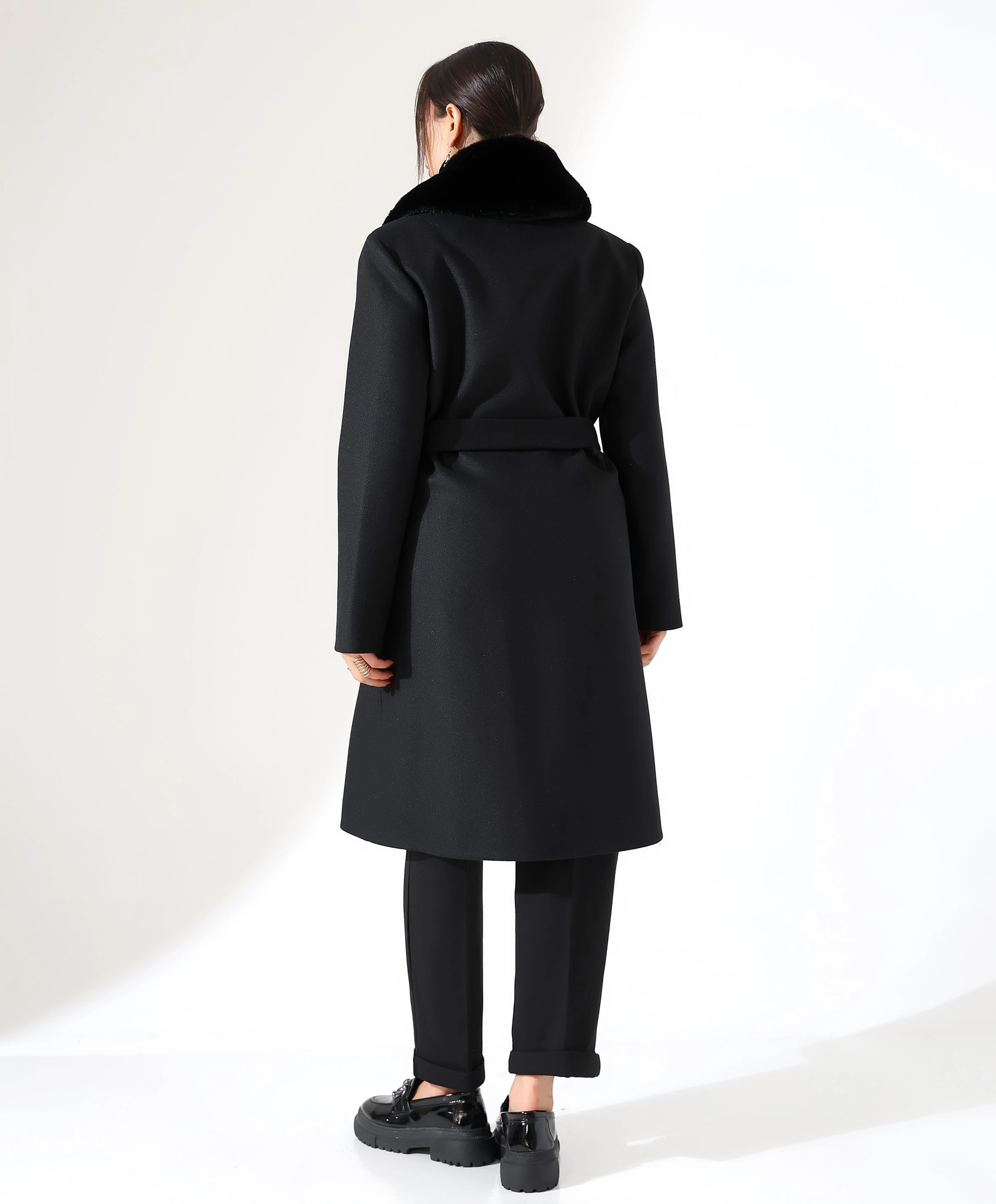 Kürk Yaka Kısa Kaşe Kaban