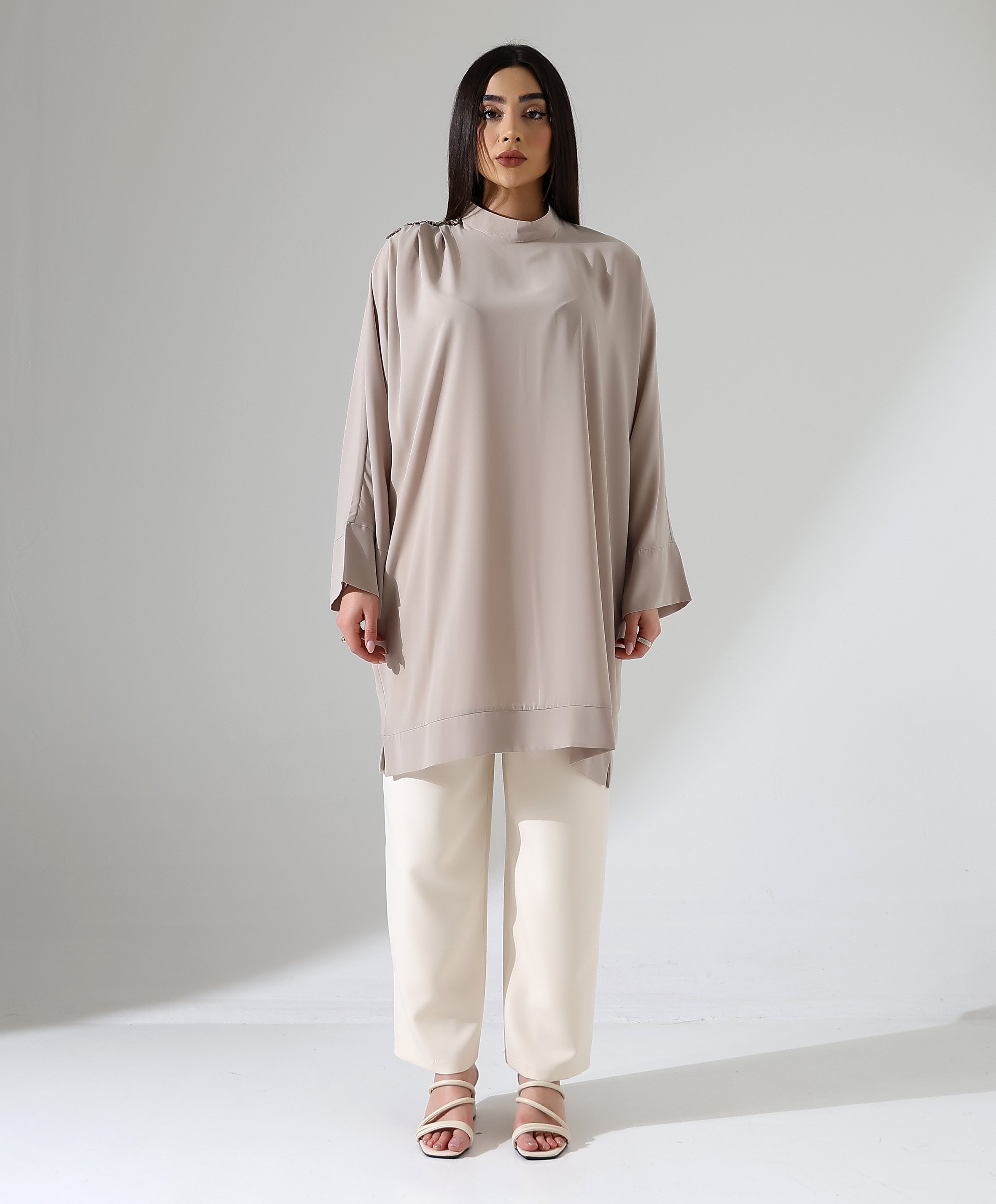 Omuzu Pile Detaylı Tunik