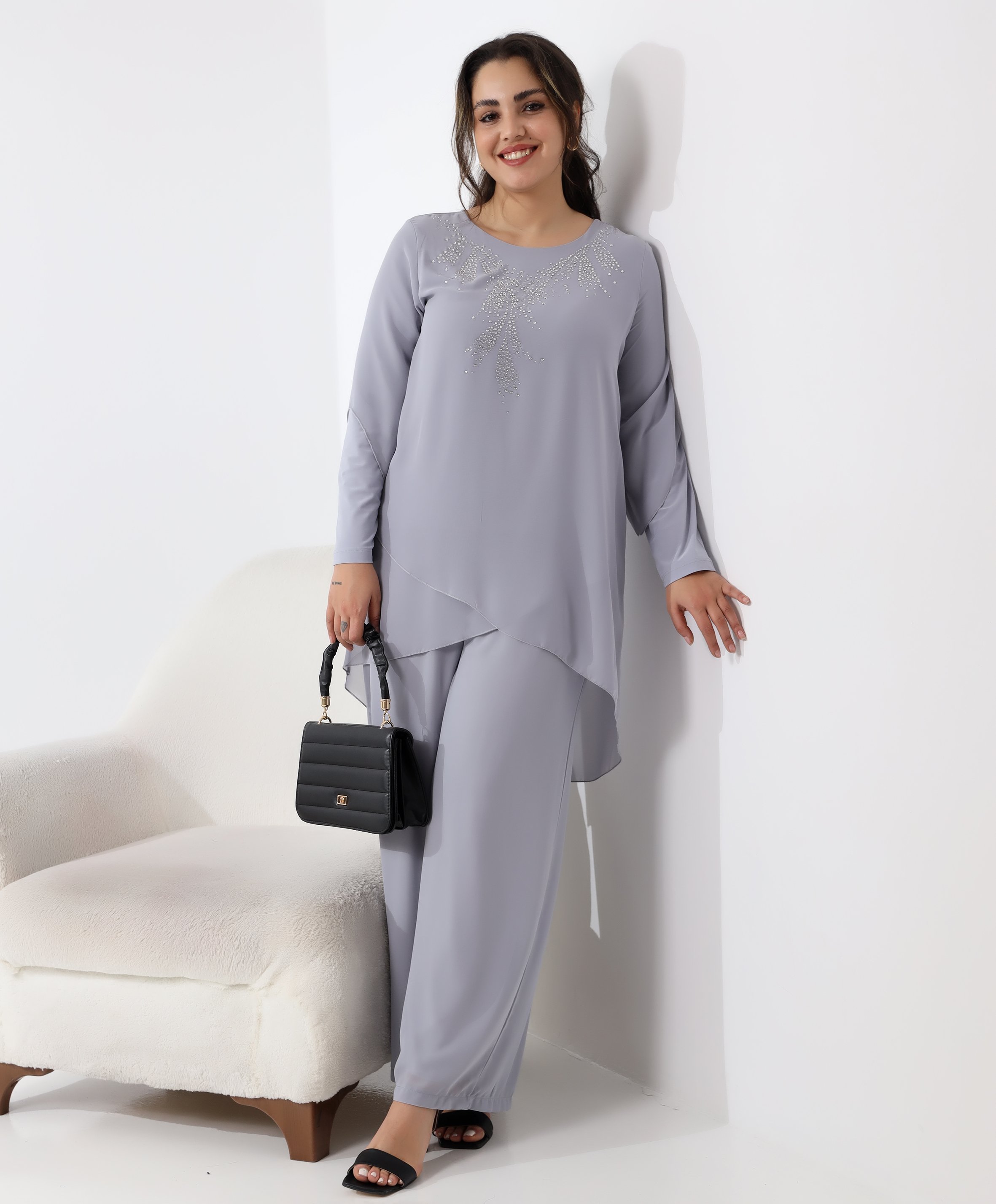Taş Detaylı Kısa Şifon Tunik